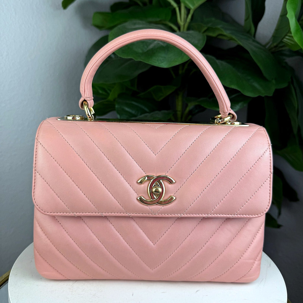 Authentic Chanel Pink Chevron Quilted Trendy CC Small Top Handle Flap Bag - 02_photo.jpg