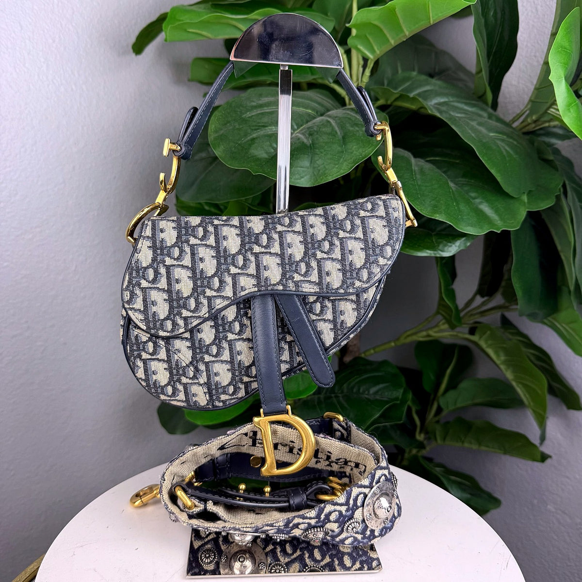 Authentic Dior Saddle Bag Oblique Canvas Navy Blue - 01_photo.jpg