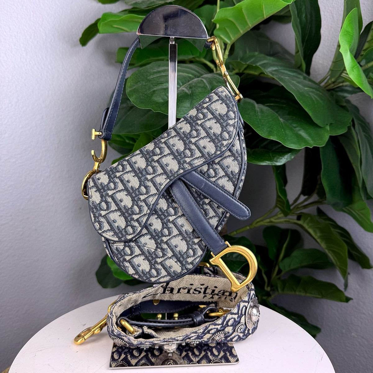 Authentic Dior Saddle Bag Oblique Canvas Navy Blue - 02_photo.jpg