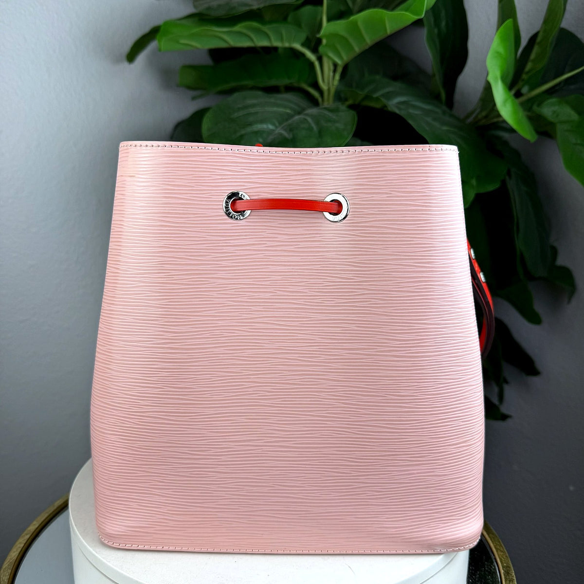 Authentic Louis Vuitton NéoNoé BB Epi Leather Rose Ballerine Bucket Bag - 02_photo.jpg