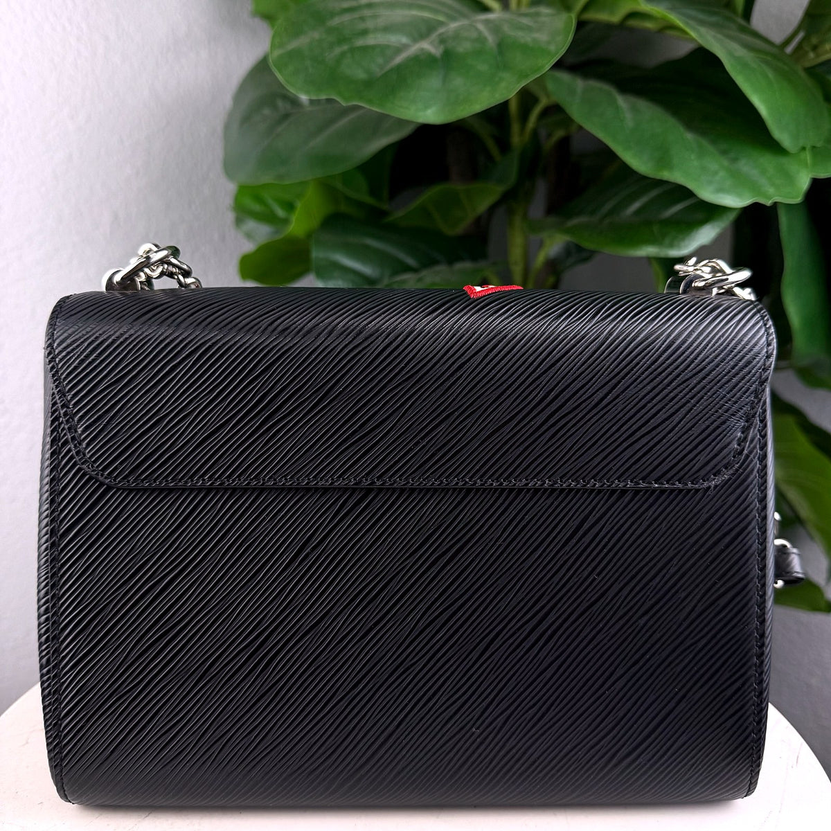 Authentic Louis Vuitton Twist MM Epi Leather Black Chain Shoulder Bag - 02_photo.jpg