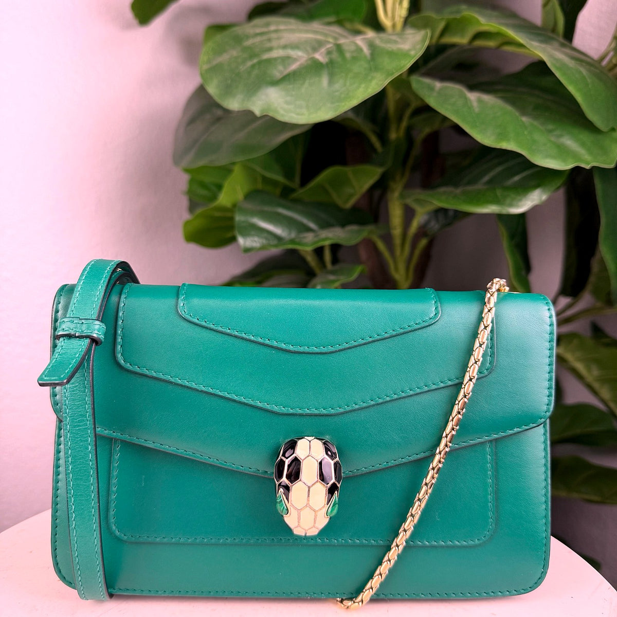 Authentic Bulgari Serpenti Forever Shoulder Bag Emerald Green Calfskin with Chain - 01_photo.jpg