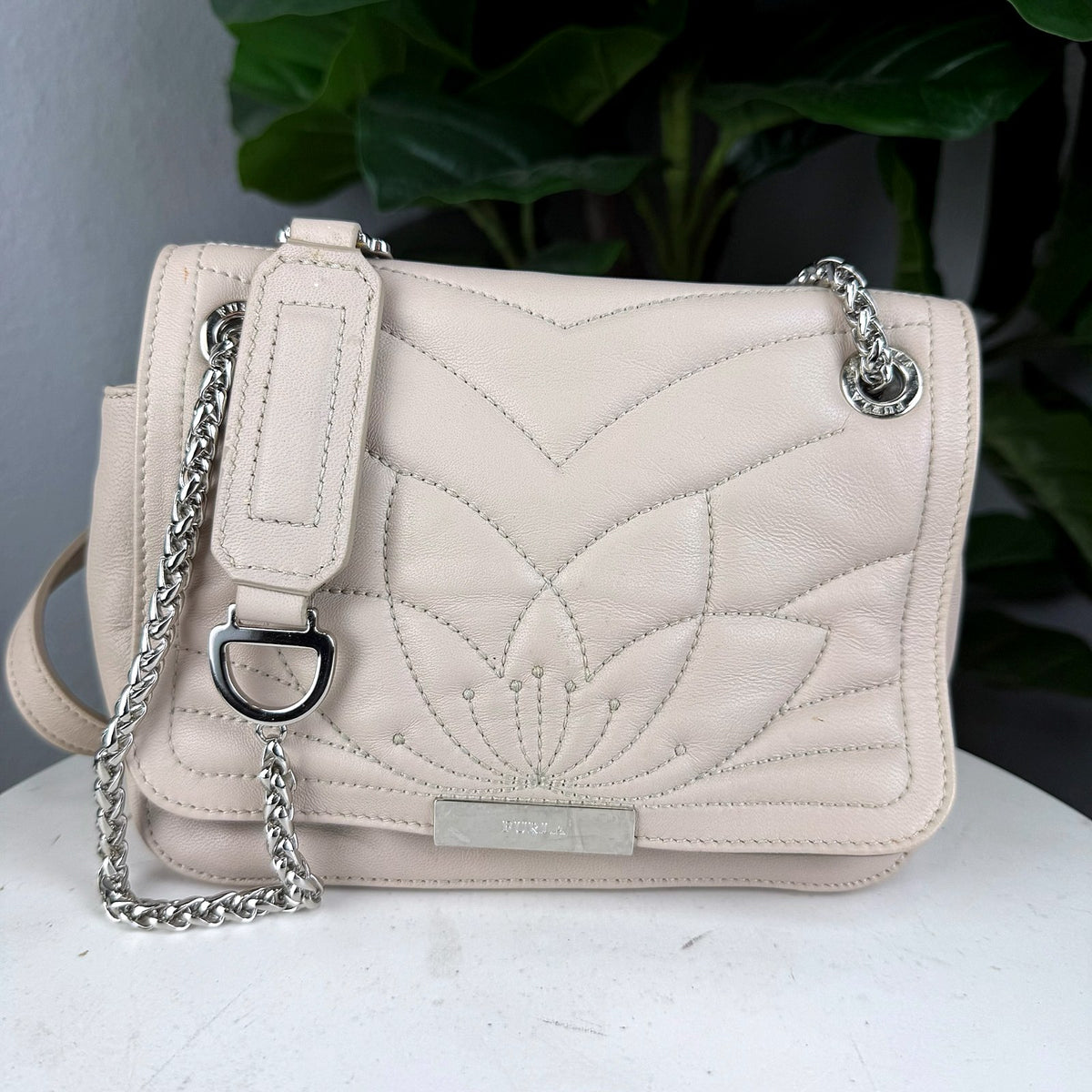 Authentic Furla Deliziosa Quilted Crossbody Bag in Cream Leather with Silver Hardware - 01_photo.jpg