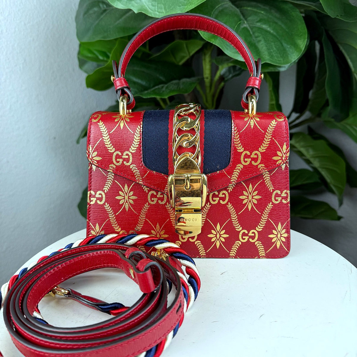 Authentic Gucci Sylvie GG Star Print Mini Top Handle Bag Red GG Brocade - 01_photo.jpg