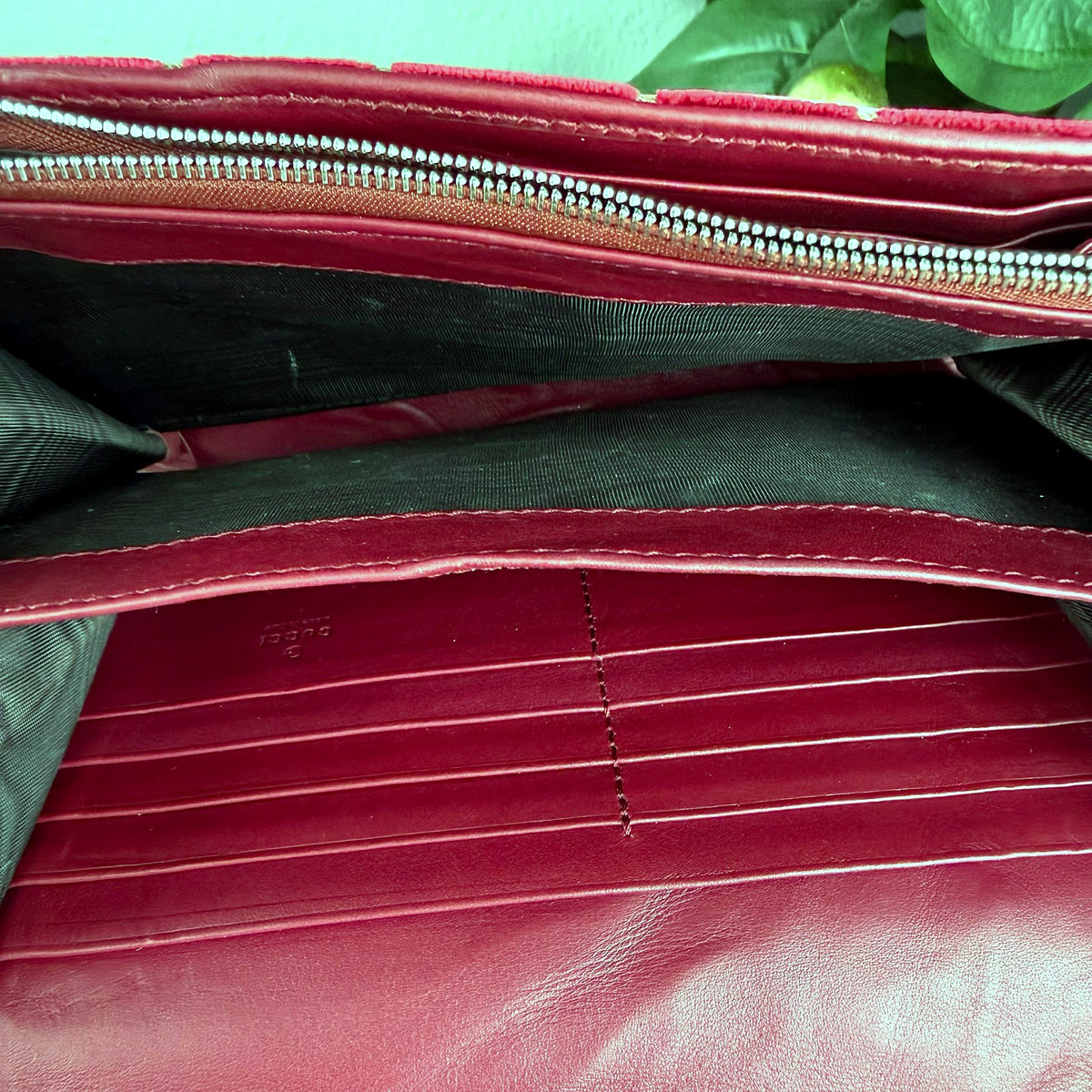 Authentic Gucci Dionysus GG Velvet Super Mini Bag Red - 04_inside.jpg
