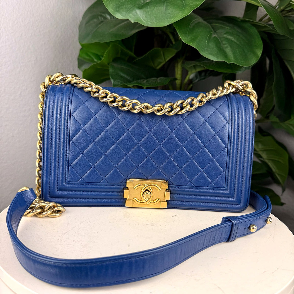 Authentic Chanel Boy Medium Blue Quilted Lambskin Flap Bag Gold Hardware - 01_photo.jpg