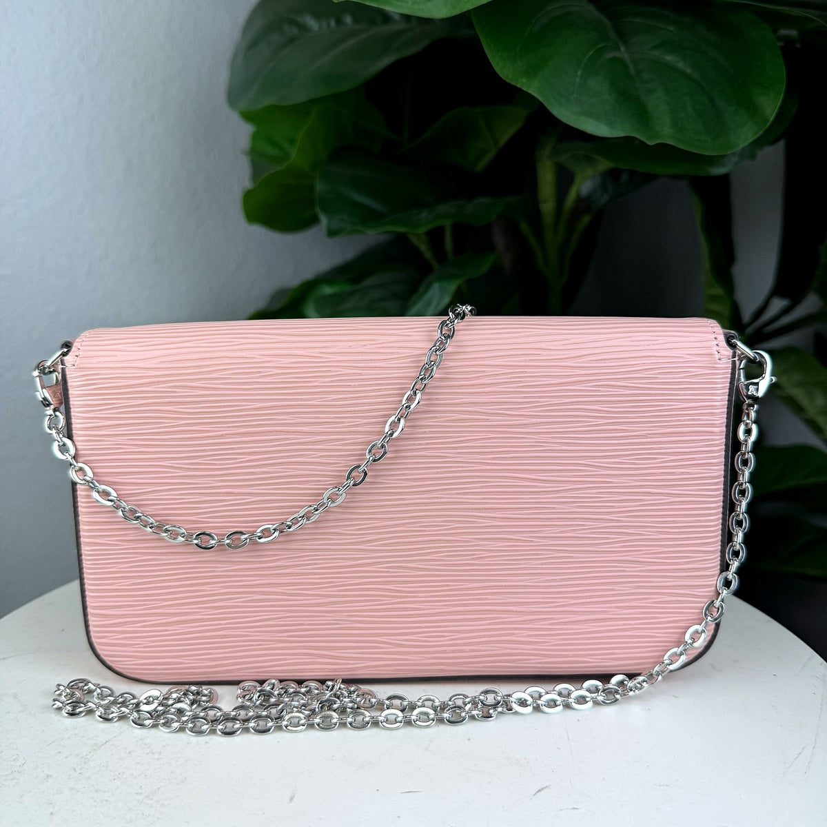 Authentic Louis Vuitton Pochette Félicie Epi Leather Rose Ballerine Crossbody - 02_photo.jpg