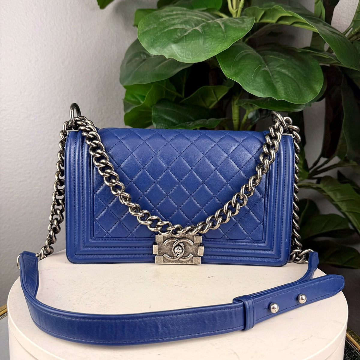 Authentic Chanel Boy Bag Medium Blue Quilted Lambskin Silver Hardware - 01_photo.jpg