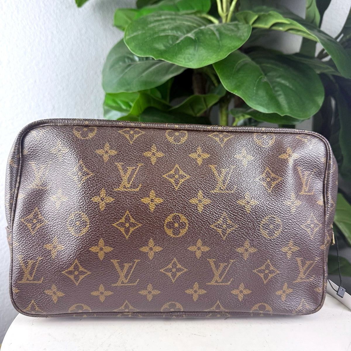 Authentic Louis Vuitton Trousse Toilette 23 Monogram Canvas Cosmetic Pouch - 01_photo.jpg