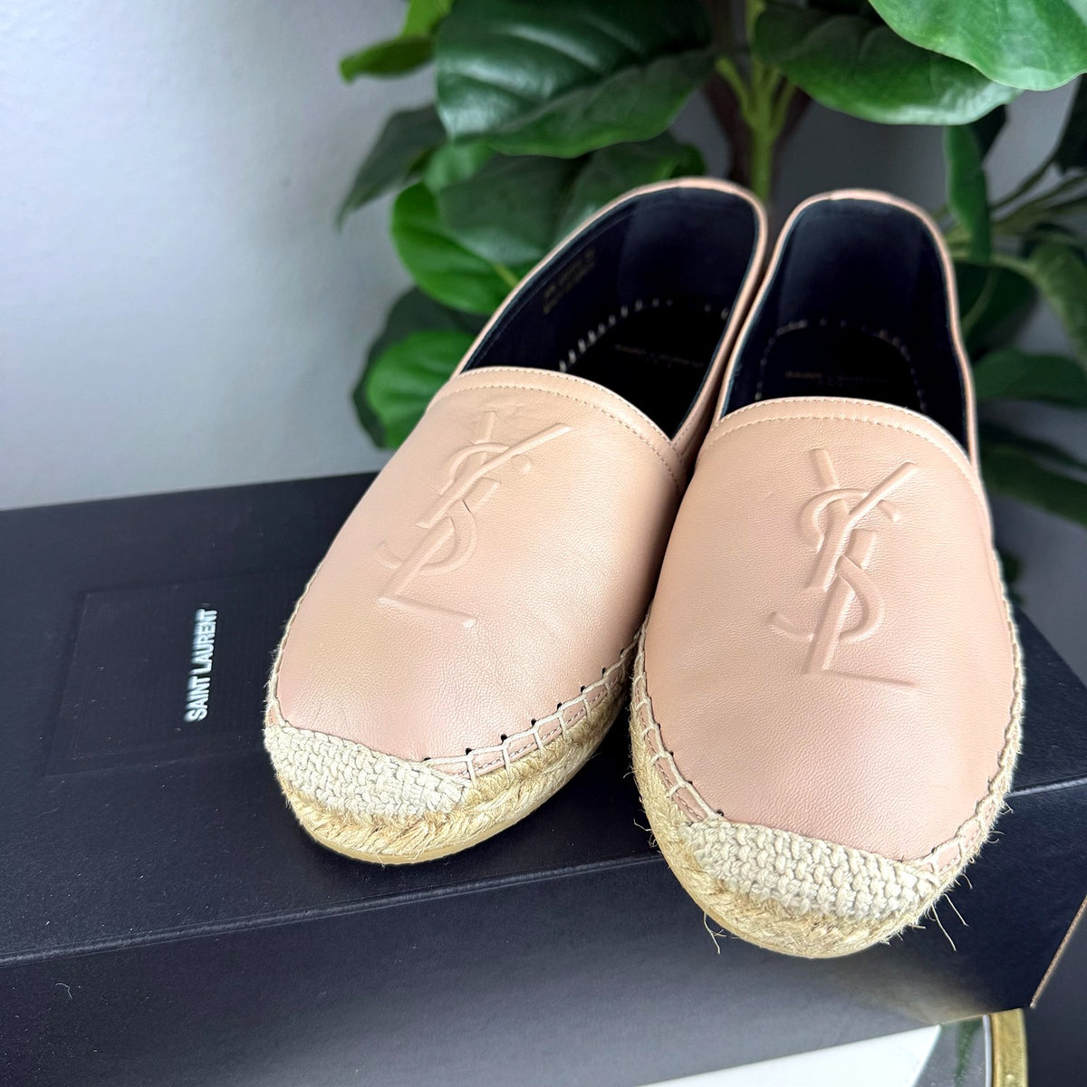 Authentic Saint Laurent YSL Nude Leather Espadrille Flats - 05_photo.jpg