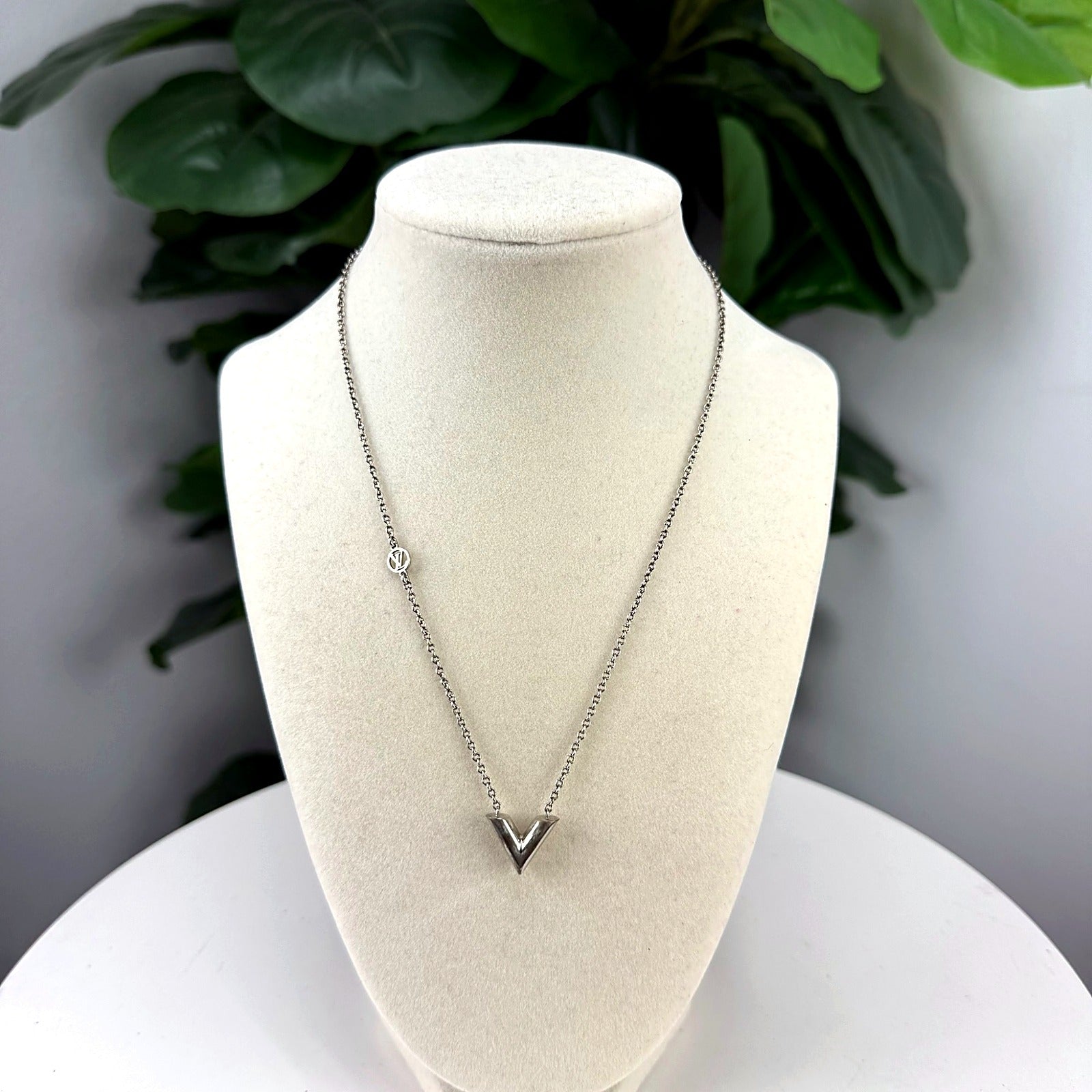 Authentic Louis Vuitton Essential V Pendant Necklace