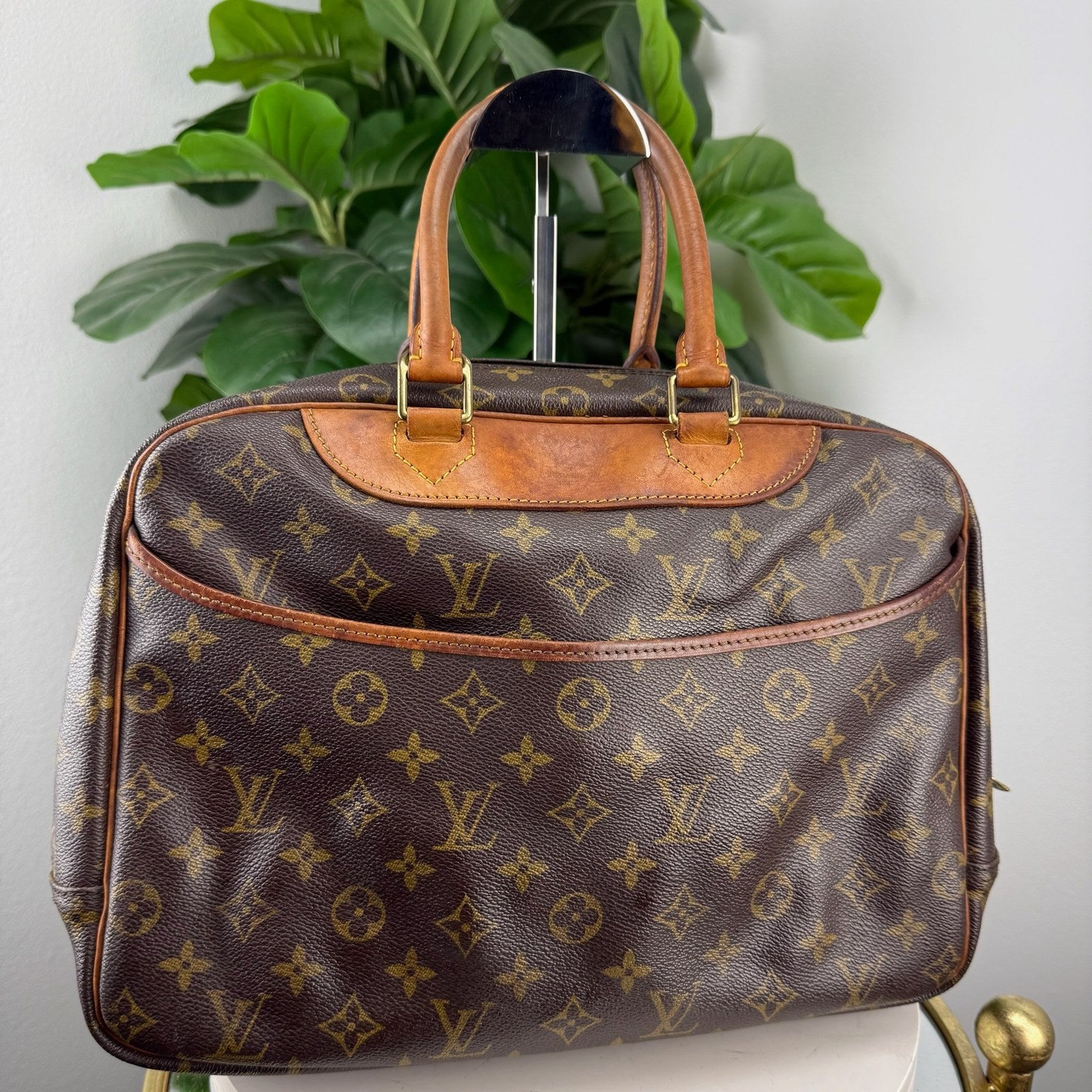 Louis Vuitton Deauville - front