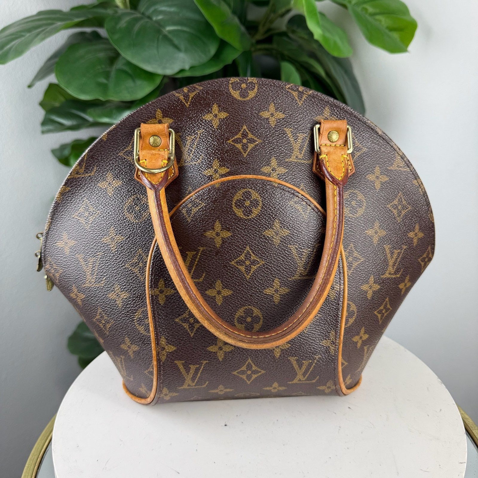 Louis Vuitton Ellipse PM - front