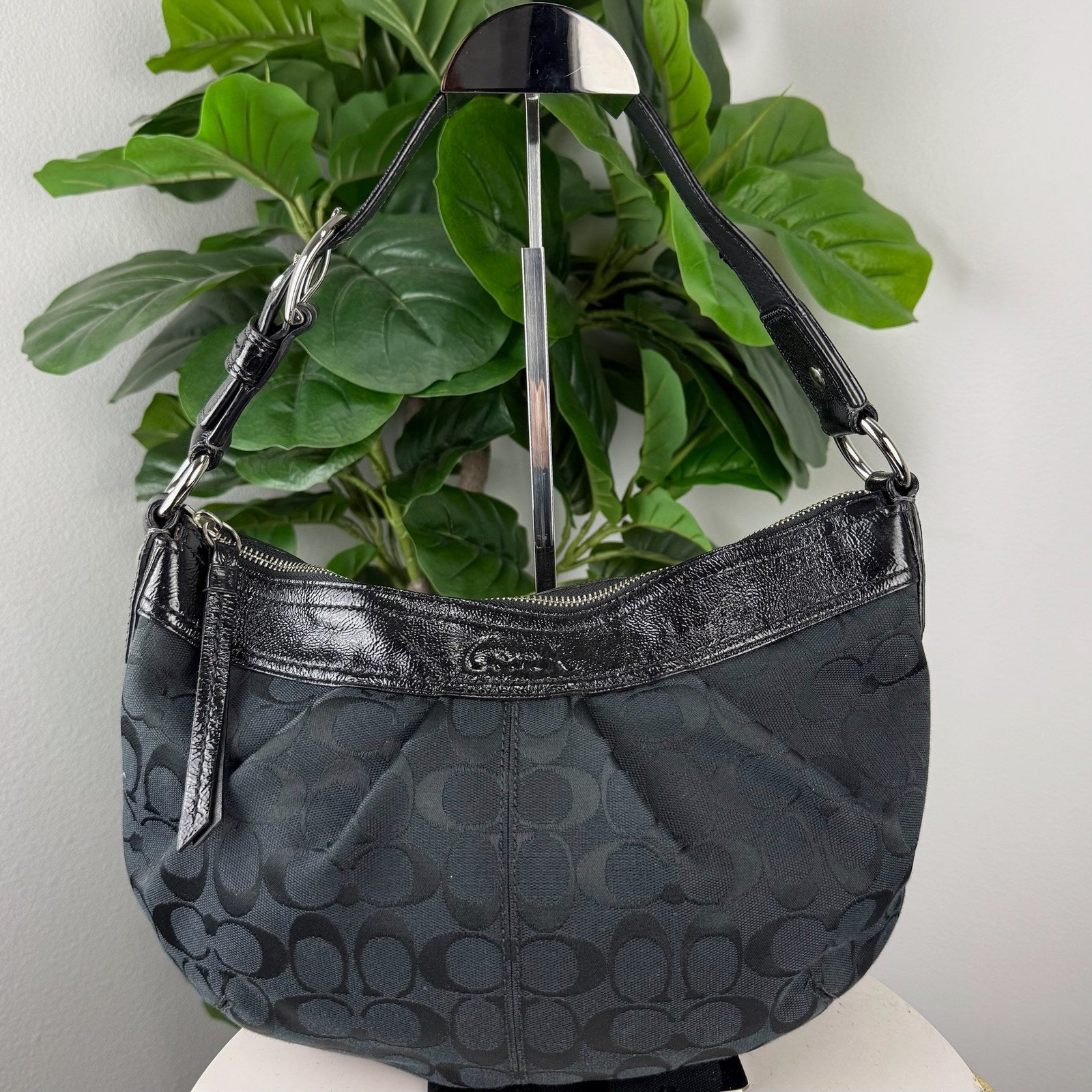 Coach Soho black signature hobo - front