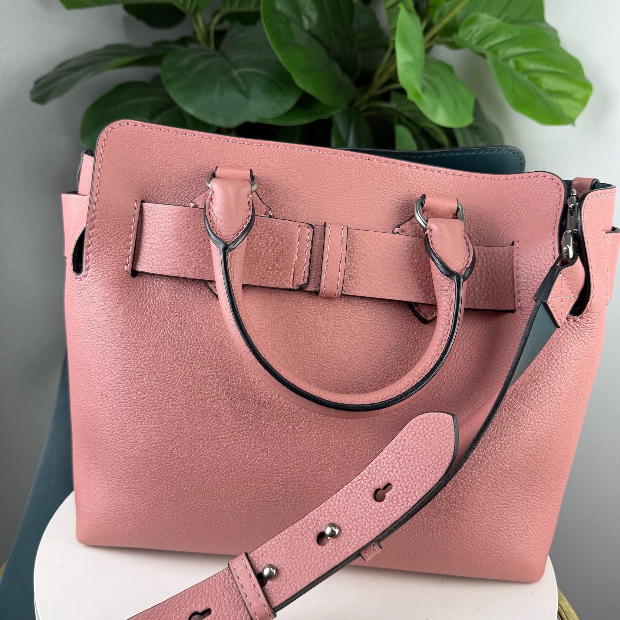 Burberry The Belt Bag Pebbled Leather - Pink