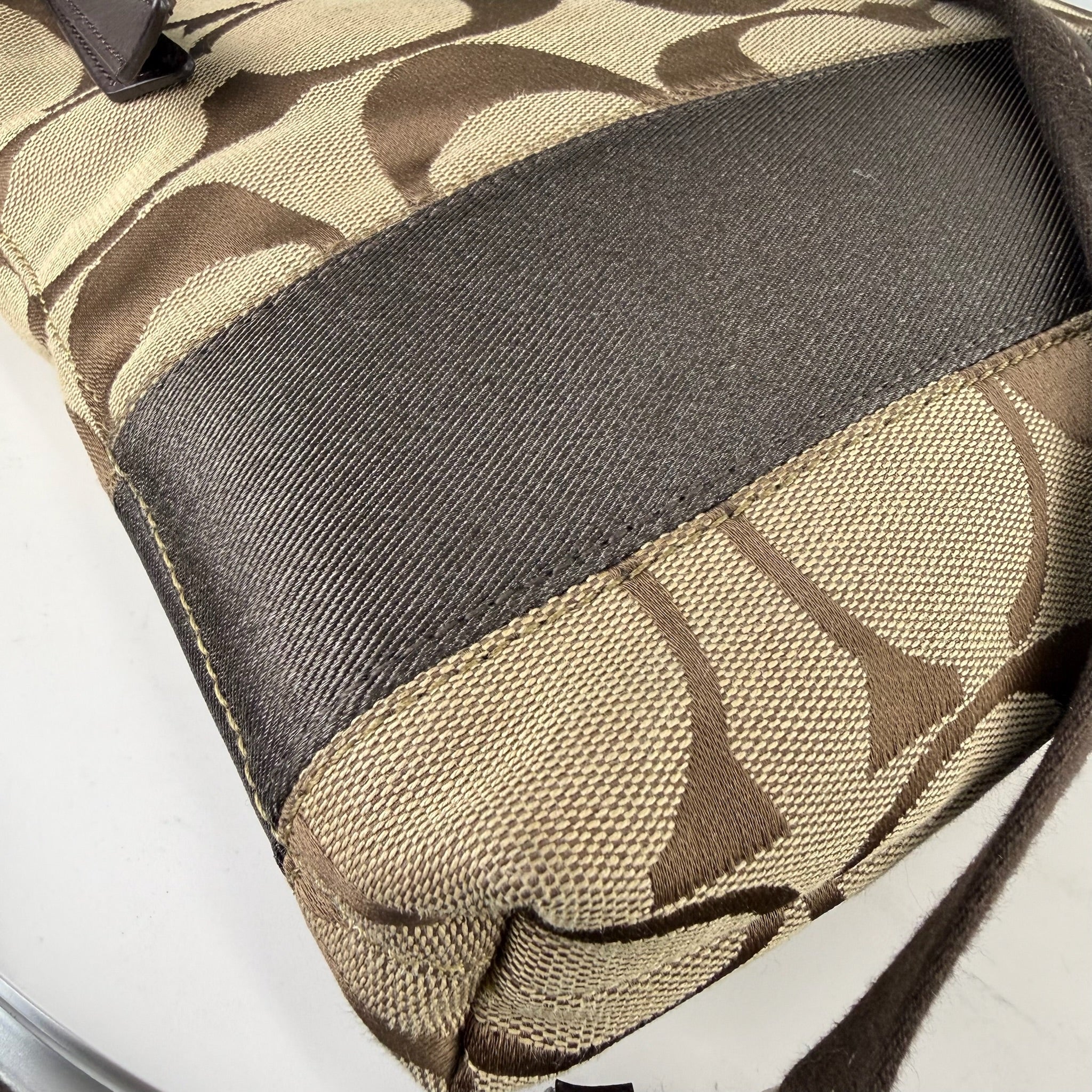Authentic Coach Signature Canvas Swingpack Crossbody Bag