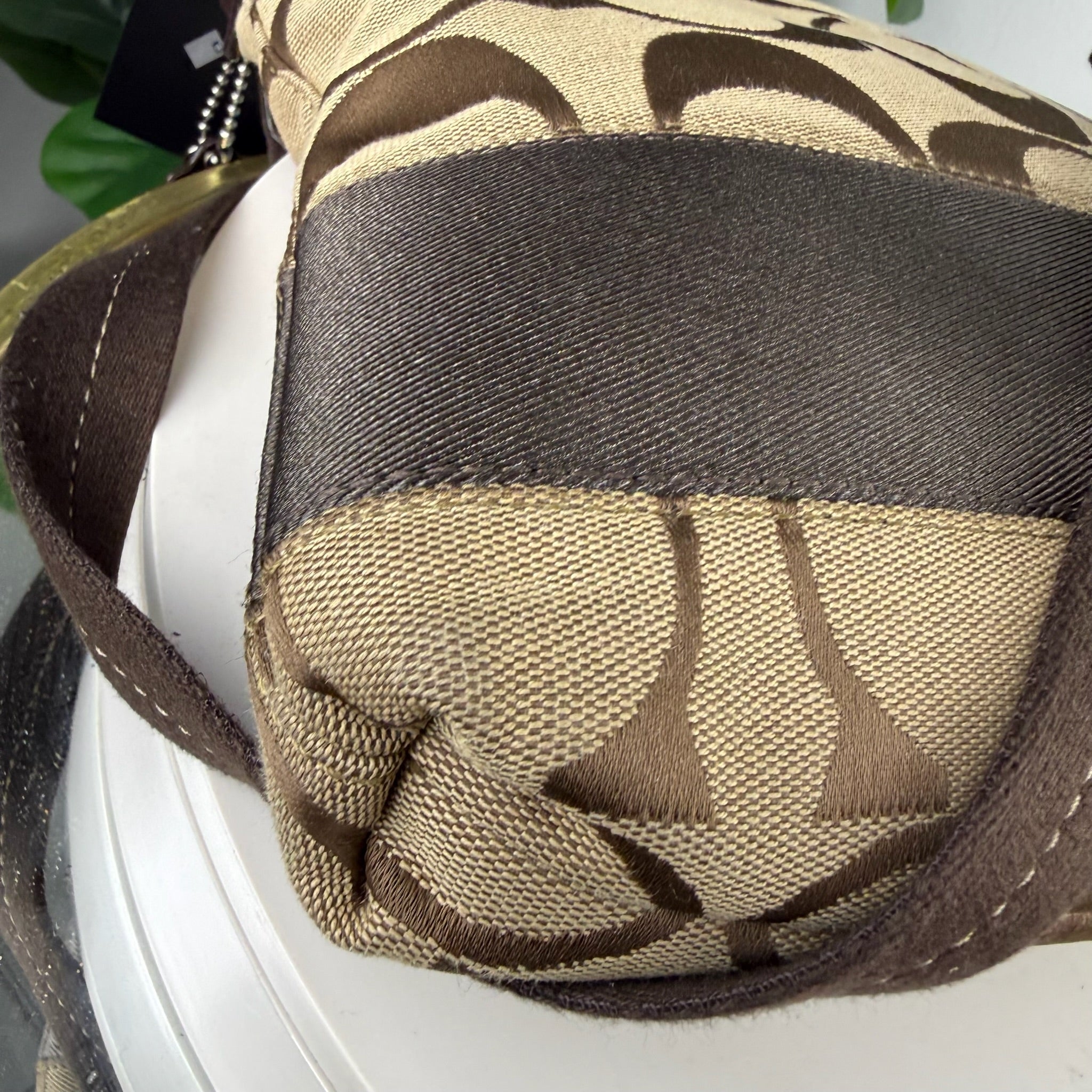 Authentic Coach Signature Canvas Swingpack Crossbody Bag