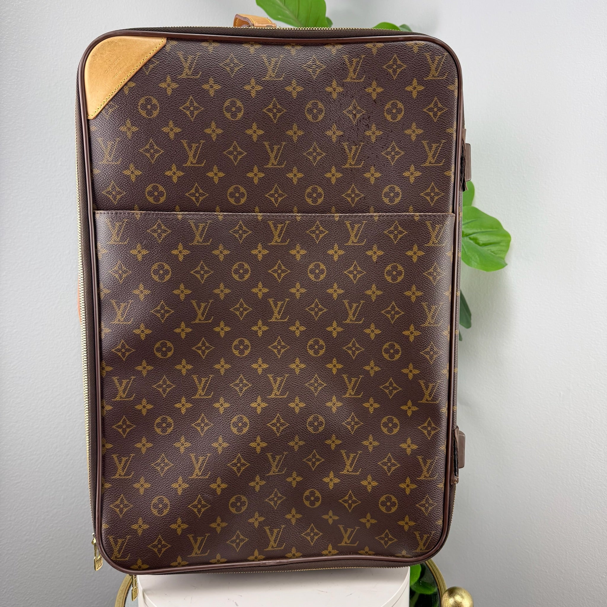 Authentic Louis Vuitton Roller Pegase