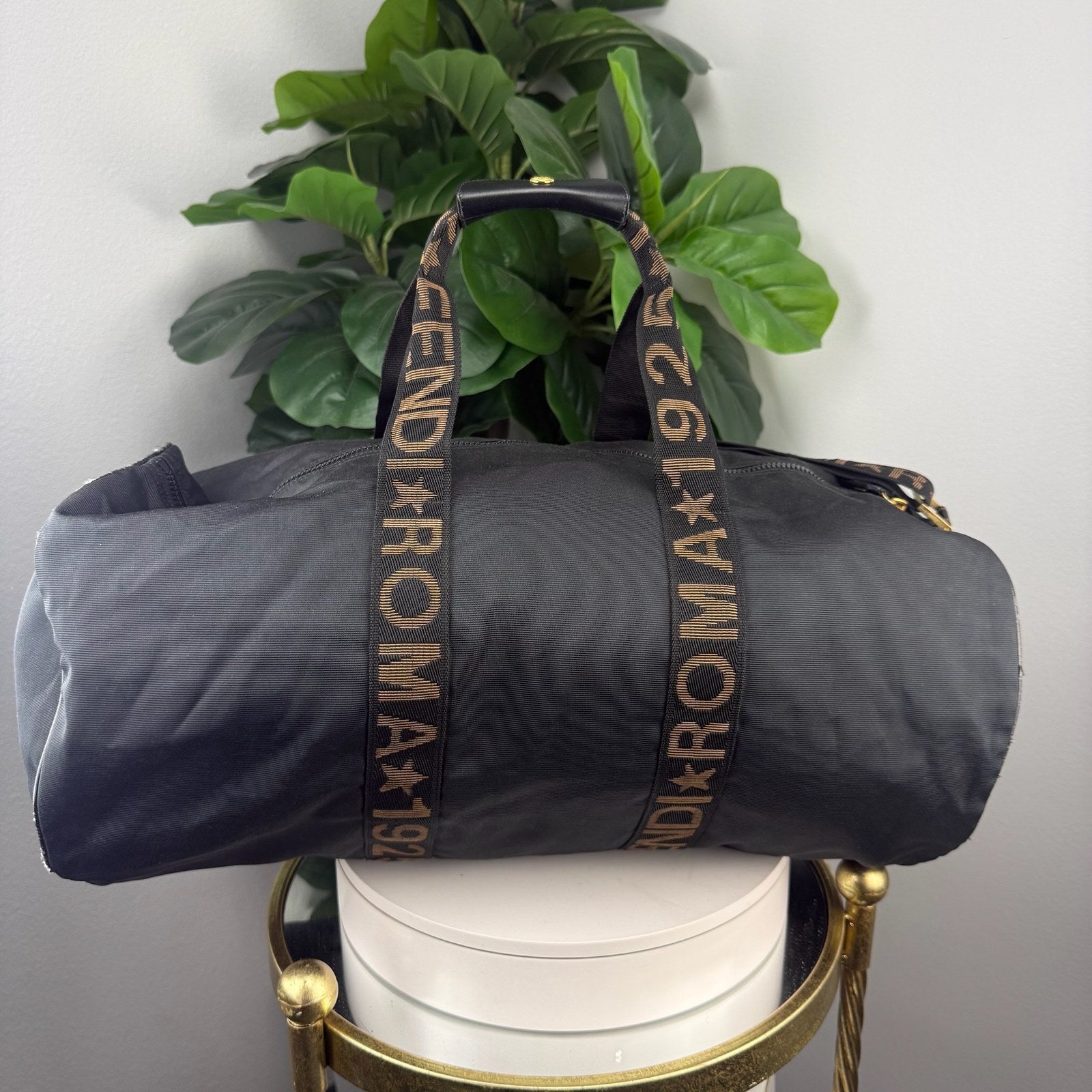 Top view with logo strap