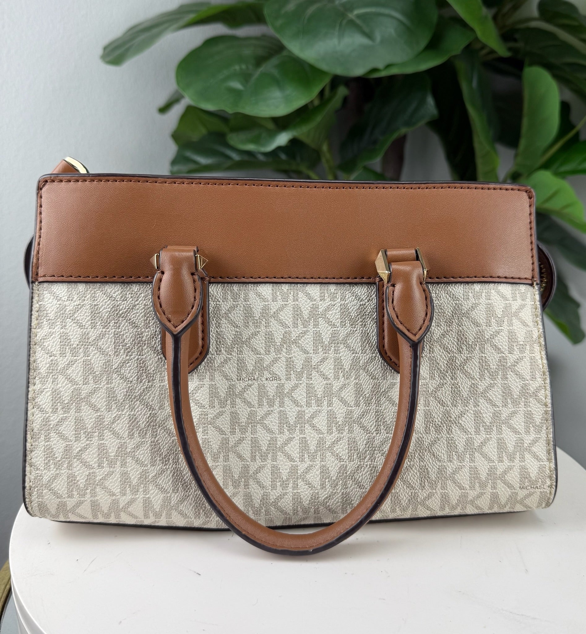 Authentic Michael Kors Mirren Small Satchel Signature Vanilla