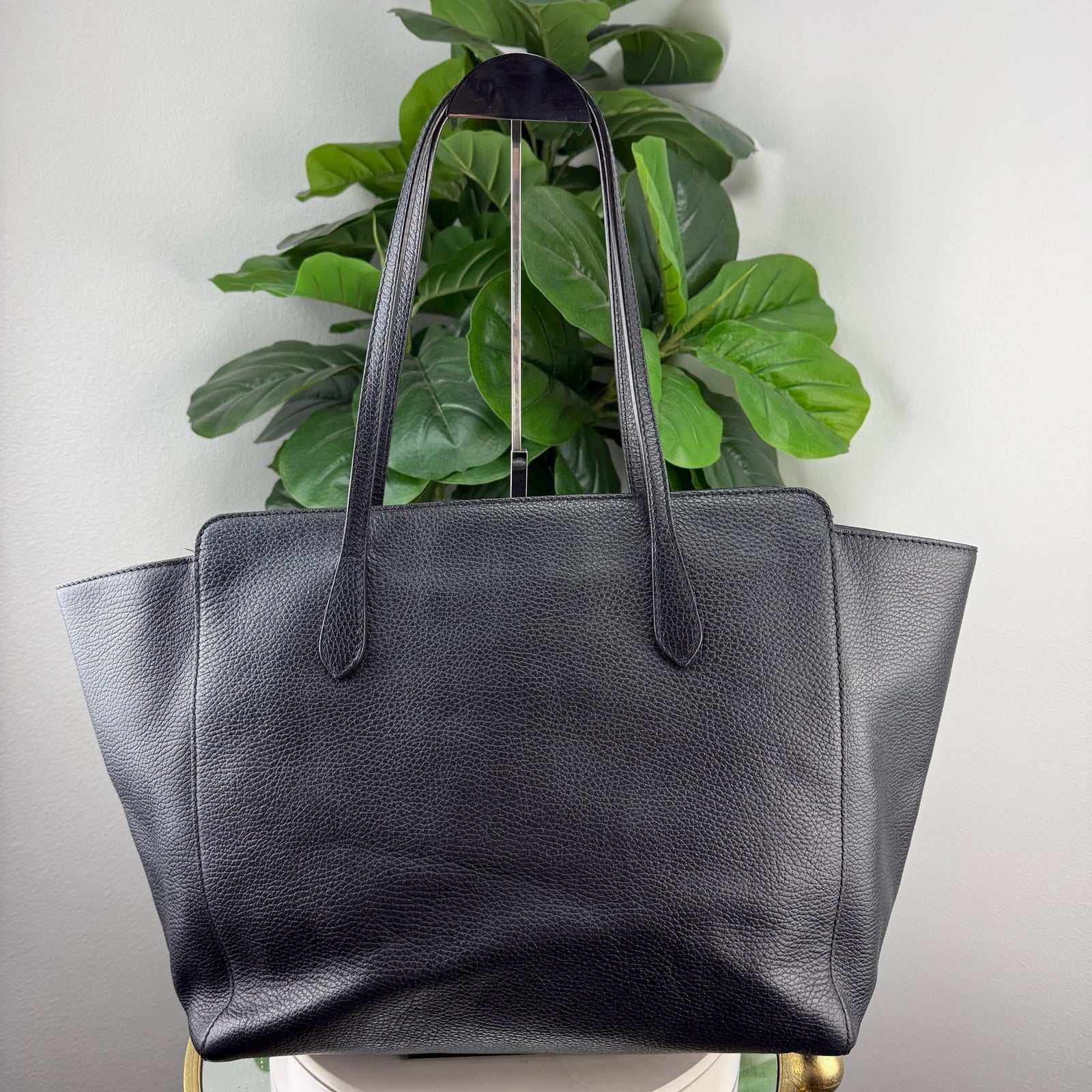 Gucci Swing black leather tote - front