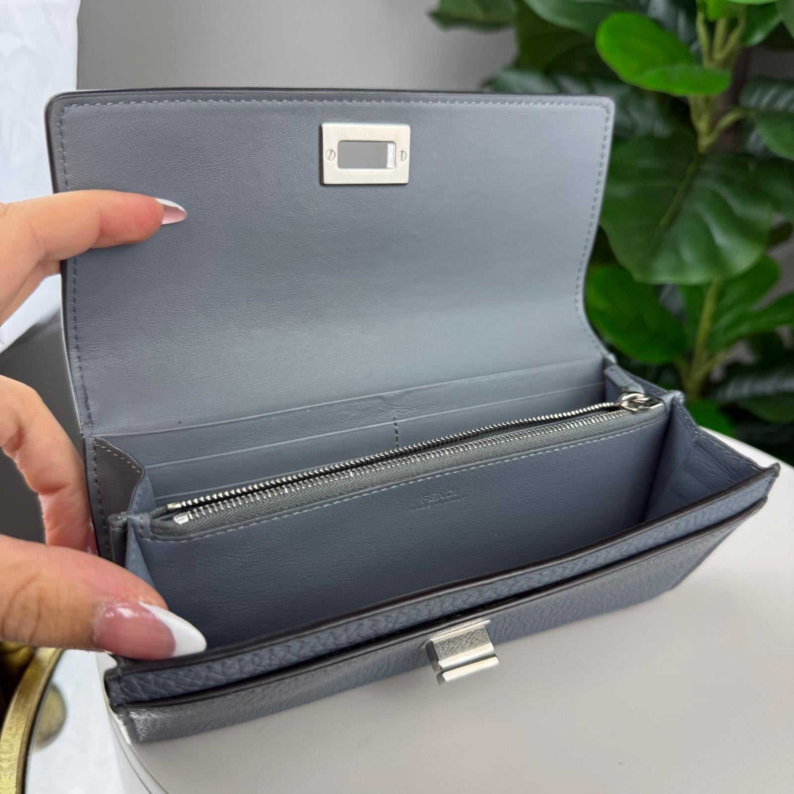 💎✨Authentic Fendi Peekaboo Continental Leather Wallet