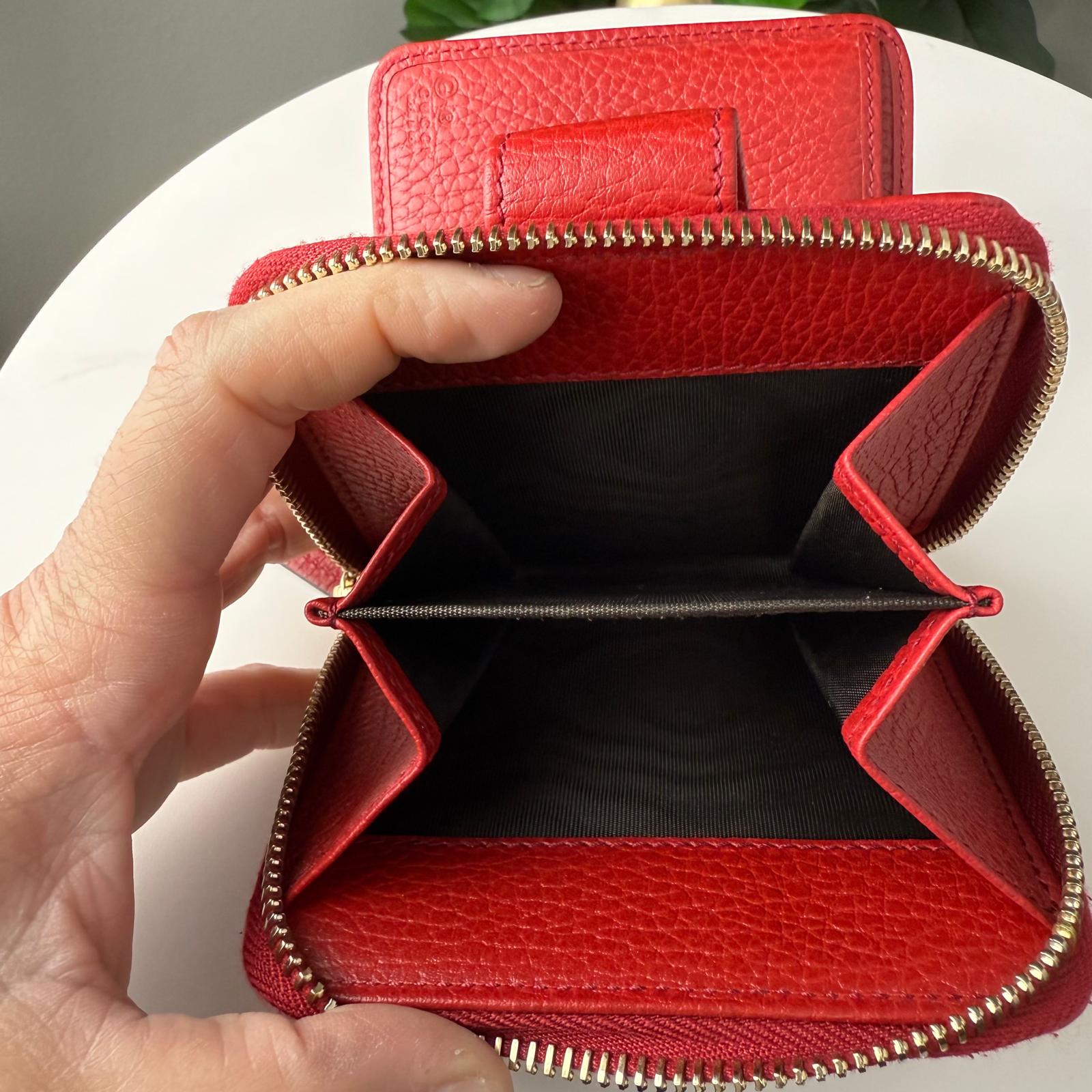 💎Authentic Gucci Bi-Fold Wallet Red