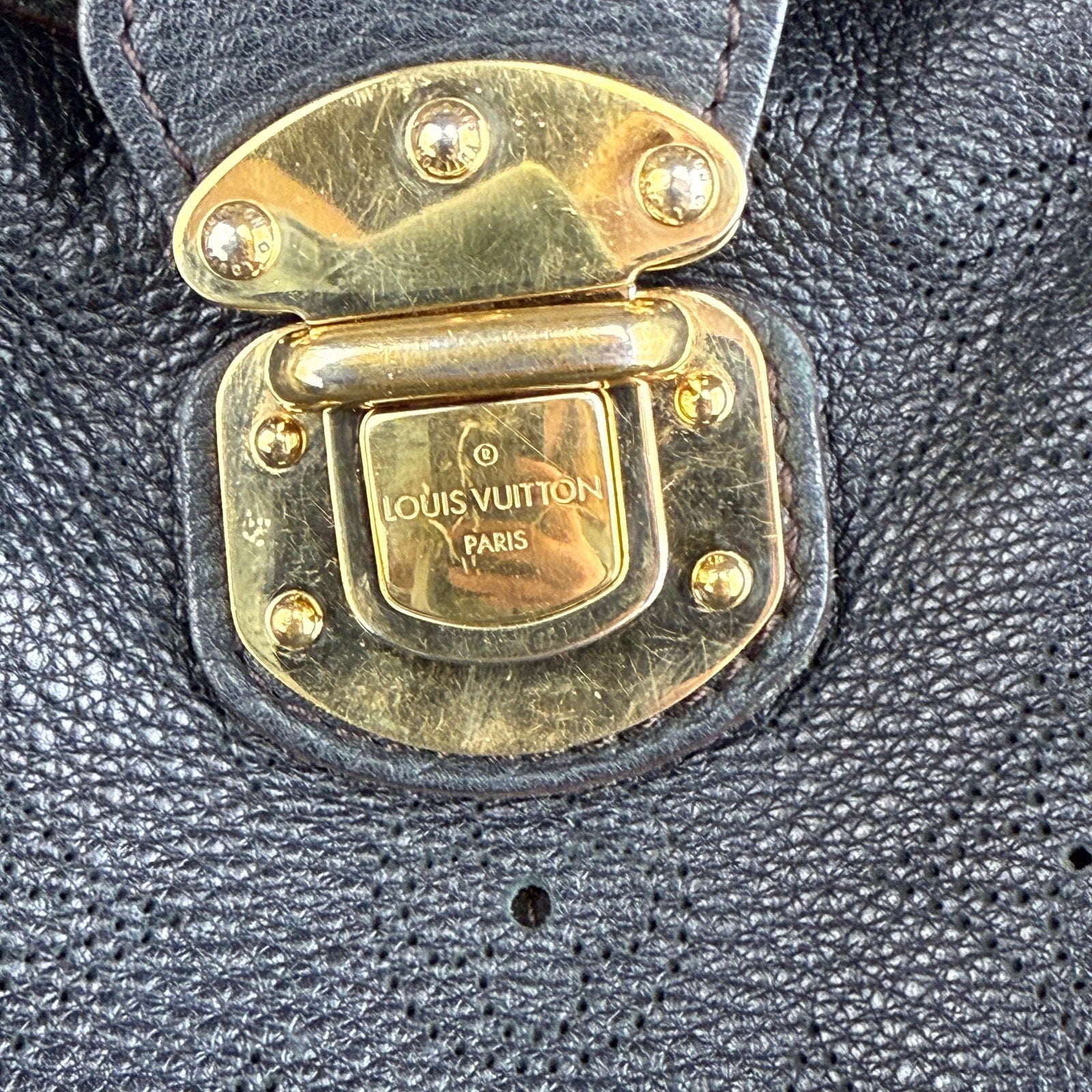 Authentic LOUIS VUITTON Mahina Cirrus PM Black Shoulder Bag