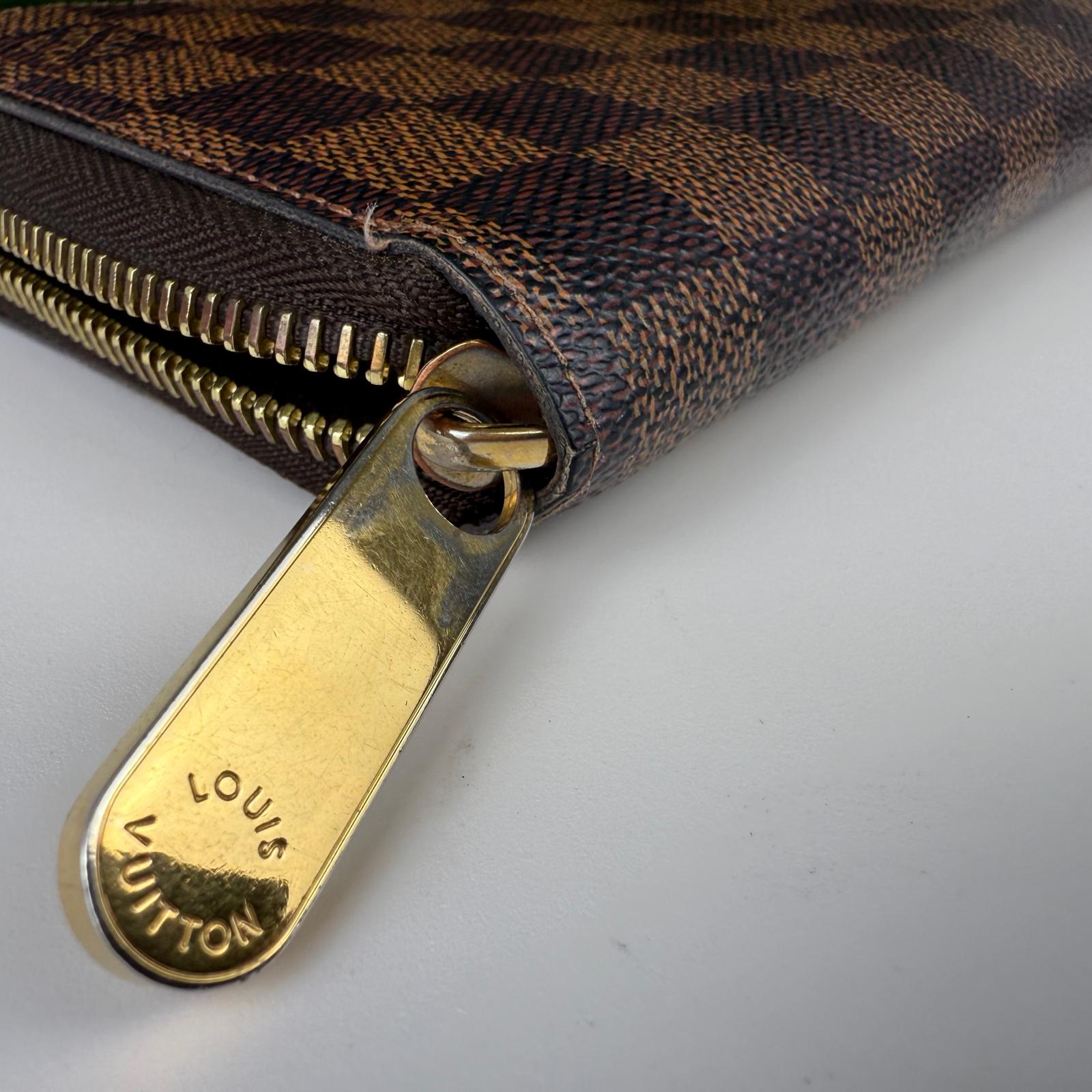 Authentic Louis Vuitton Damier Ebene Zippy Wallet