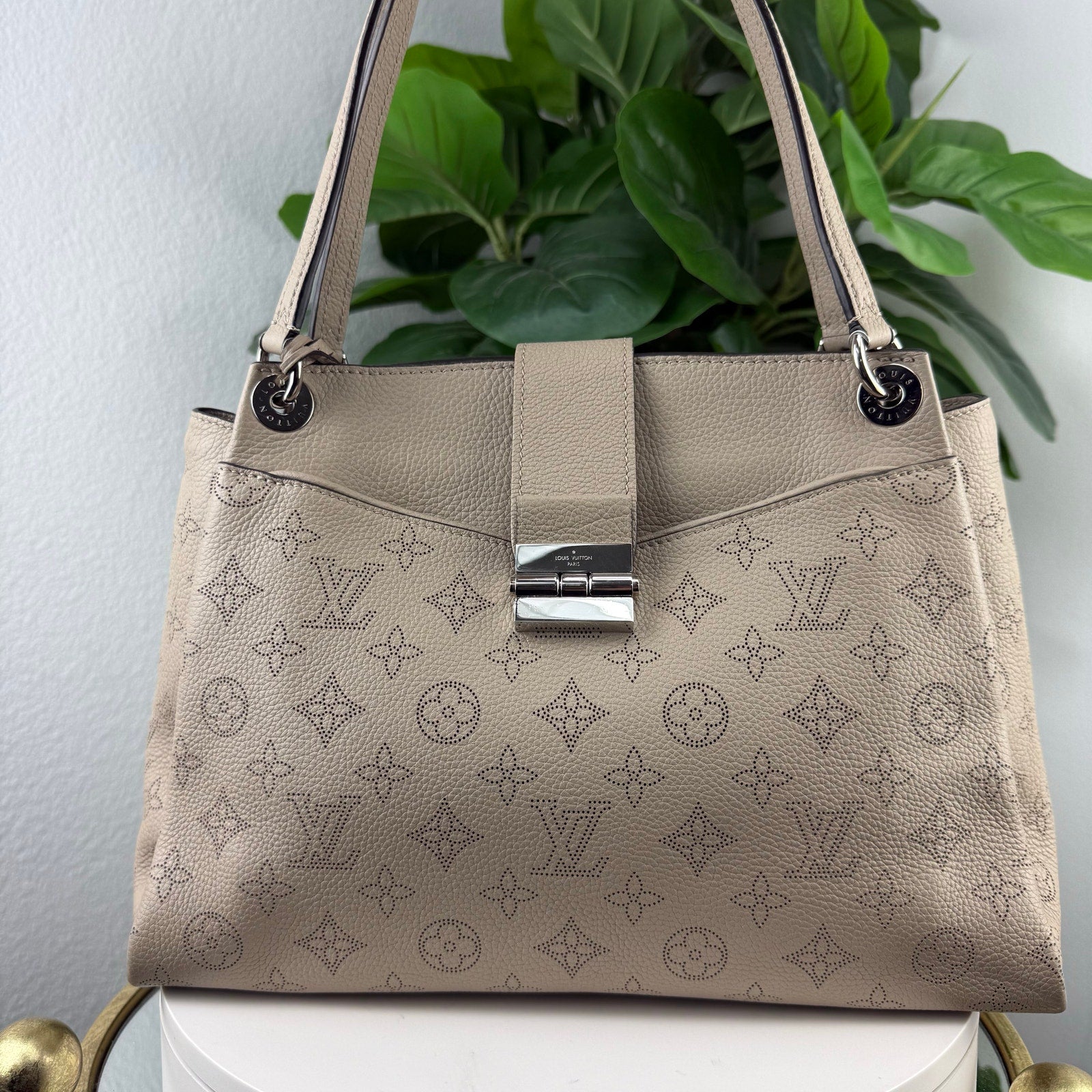 Louis Vuitton Sevres Mahina Leather Galet Beige Shoulder Bag Authentic Pre Owned