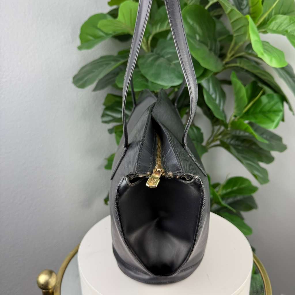 💎✨Authentic Louis Vuitton Saint-Jacques Epi Leather Shoulder Bag