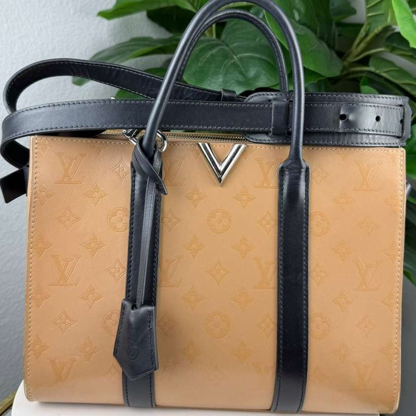 Authentic Louis Vuitton Very Tote MM Bag Beige