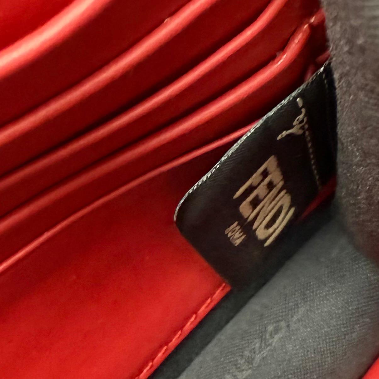 💎Authentic Fendi Envelope Wallet on Chain Shoulder Bag
