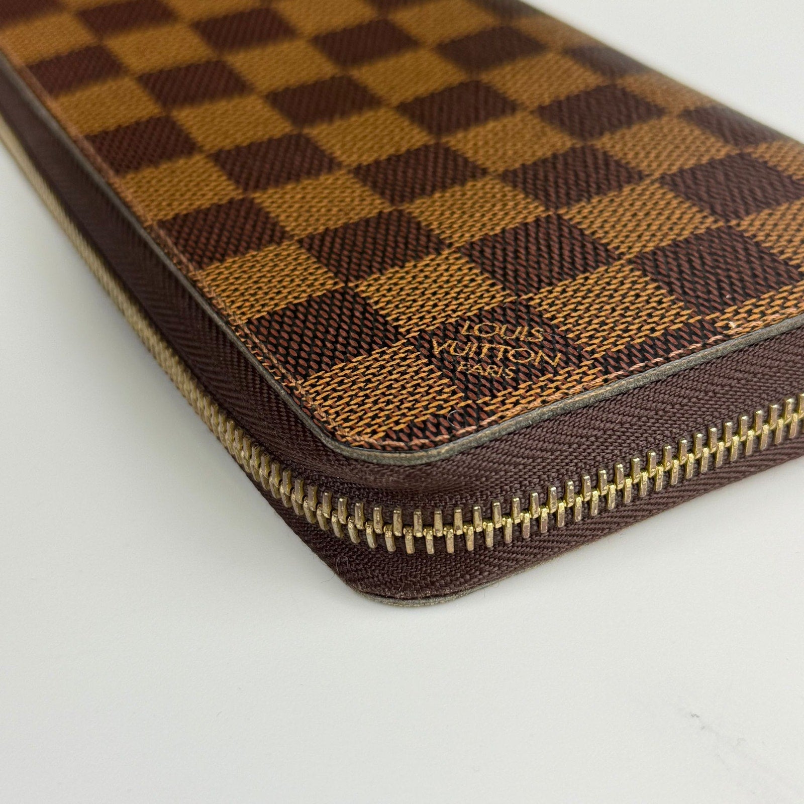Authentic Louis Vuitton Damier Zippy Long Wallet