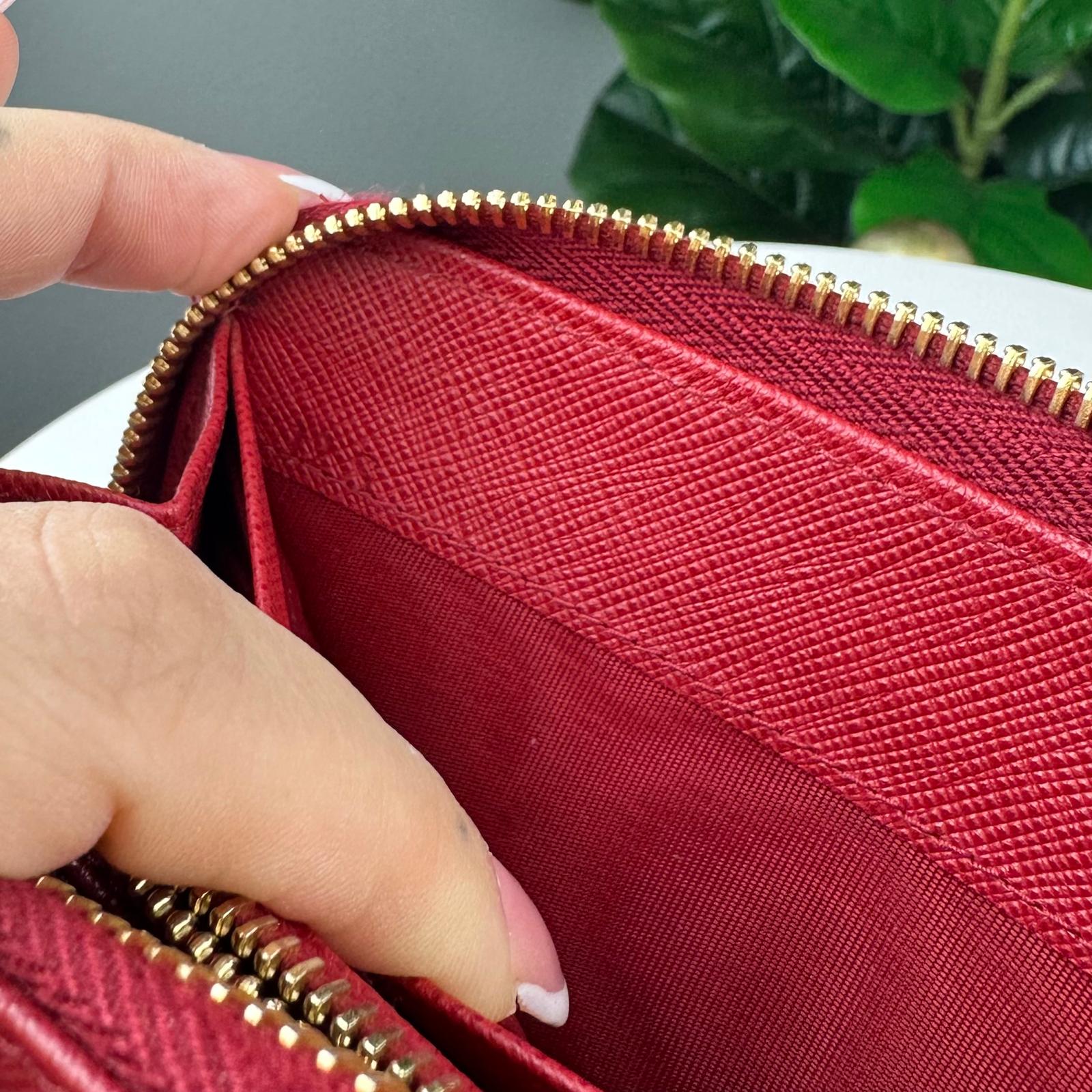 đAuthentic Prada Red Saffiano Leather Bow Zip Wallet