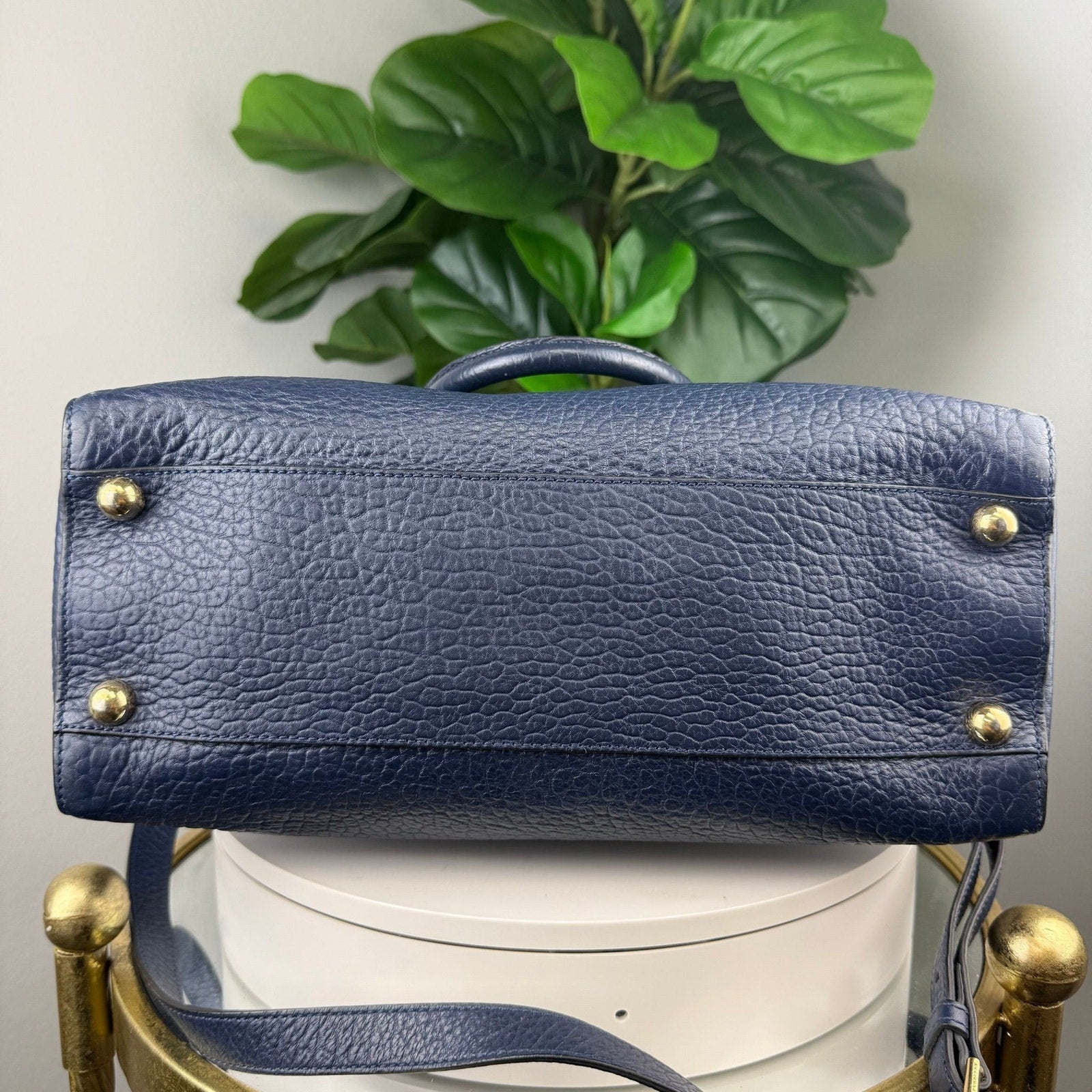 💎Authentic BURBERRY Blue Carbon Signature Grain Leather Medium Clifton Bag