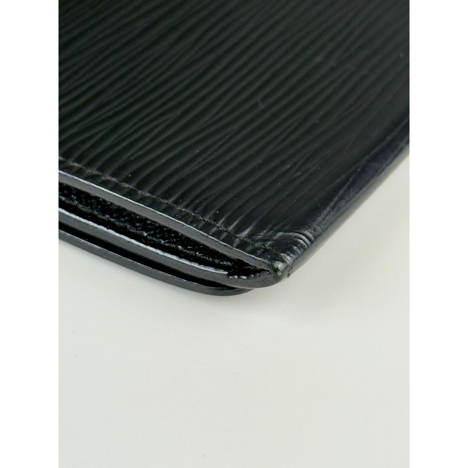 Authentic Louis Vuitton Epi Enveloppe Carte de Visite Card Wallet