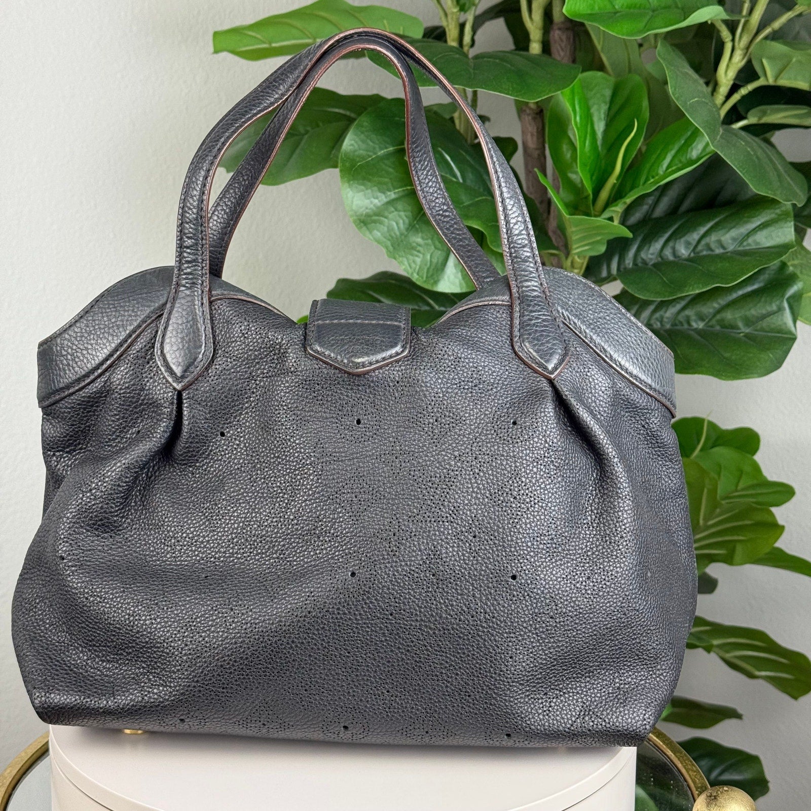 Authentic LOUIS VUITTON Mahina Cirrus PM Black Shoulder Bag