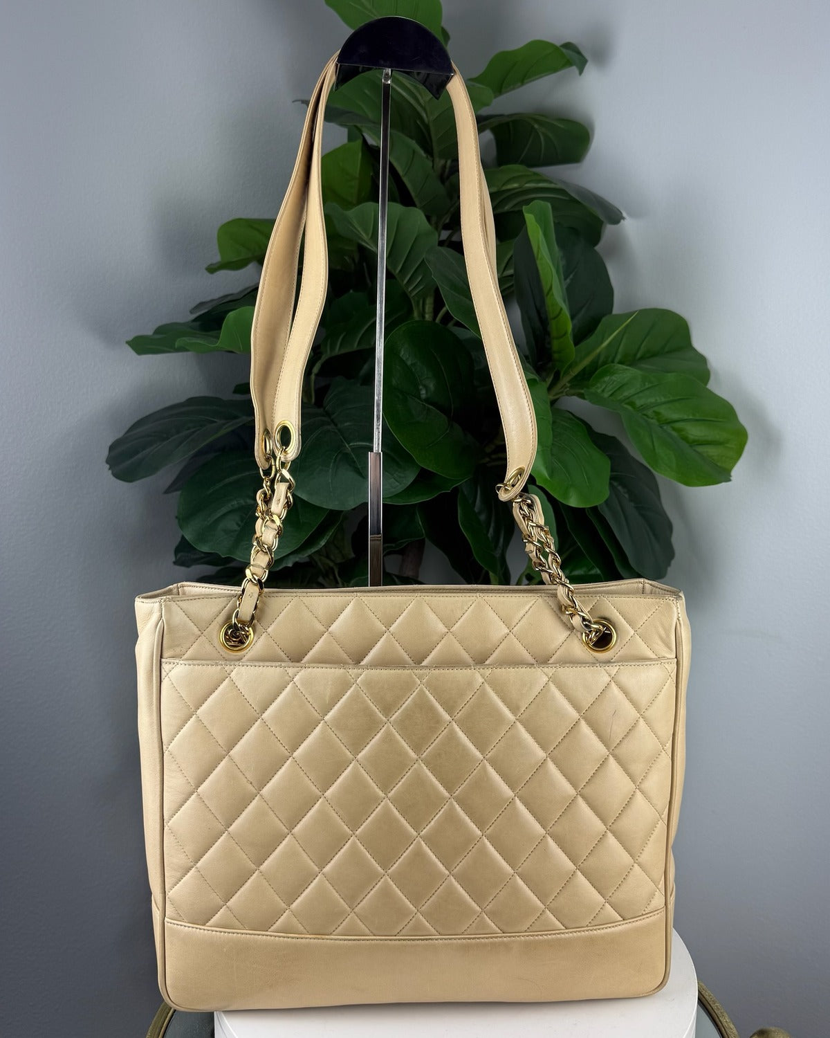 Chanel vintage tote back