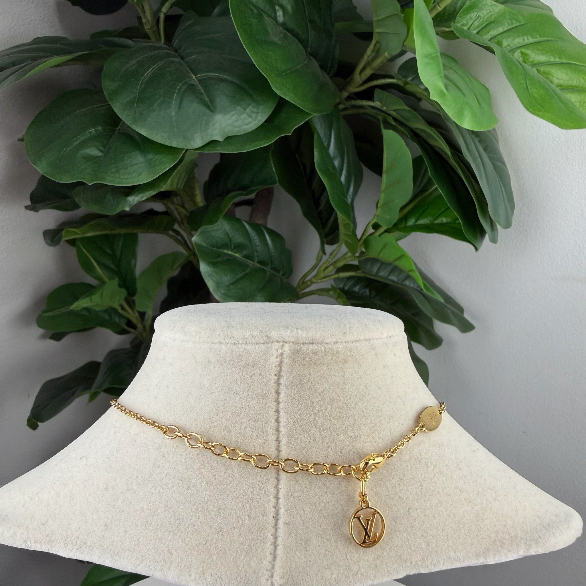 Louis Vuitton pendant necklace - view 5