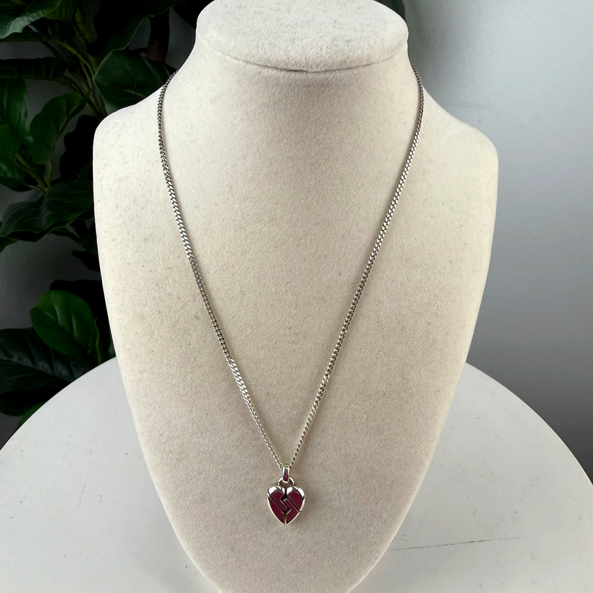 Vintage Sterling Silver Woven Heart Pendant Necklace on bust form