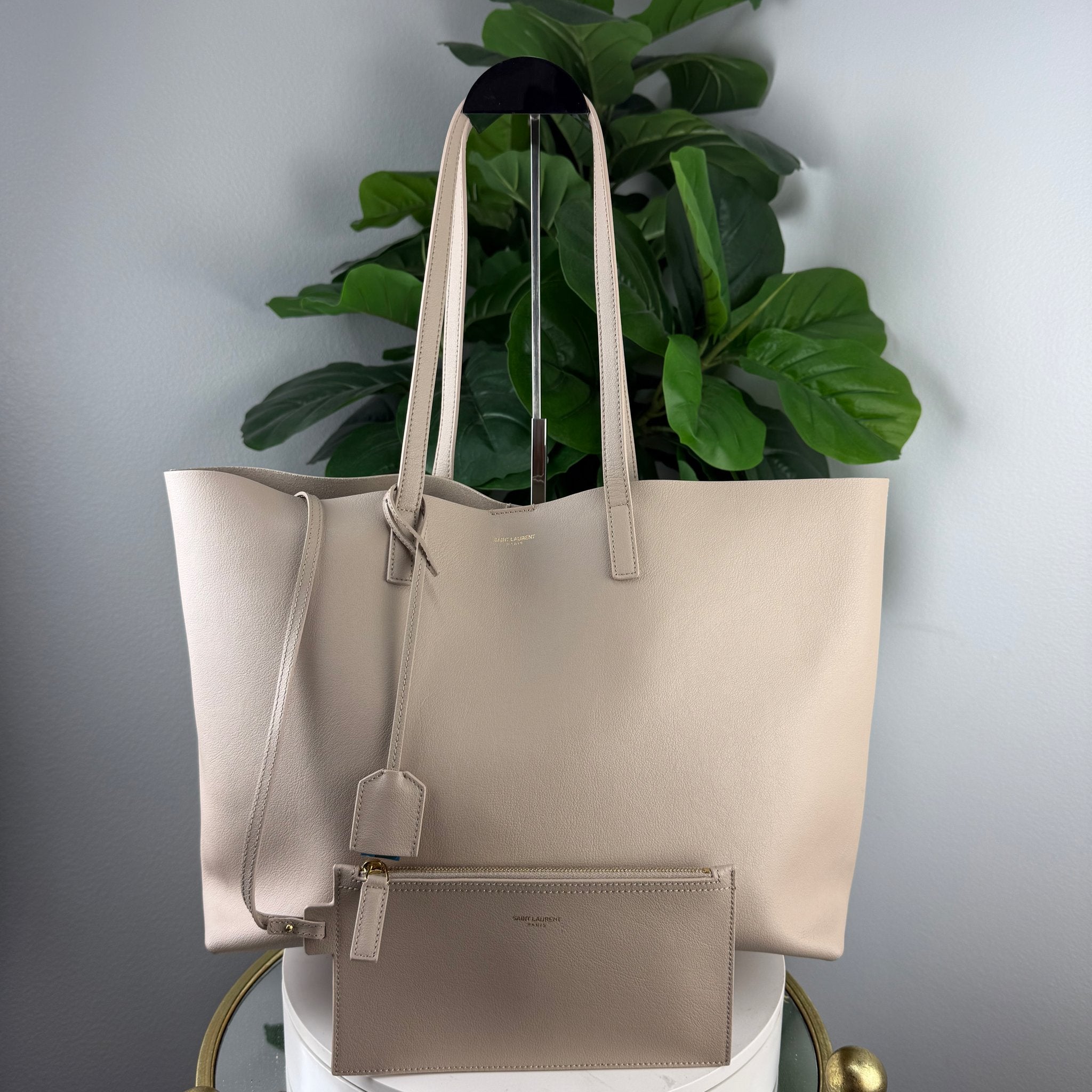 YSL Shopping Tote beige - front with pouch