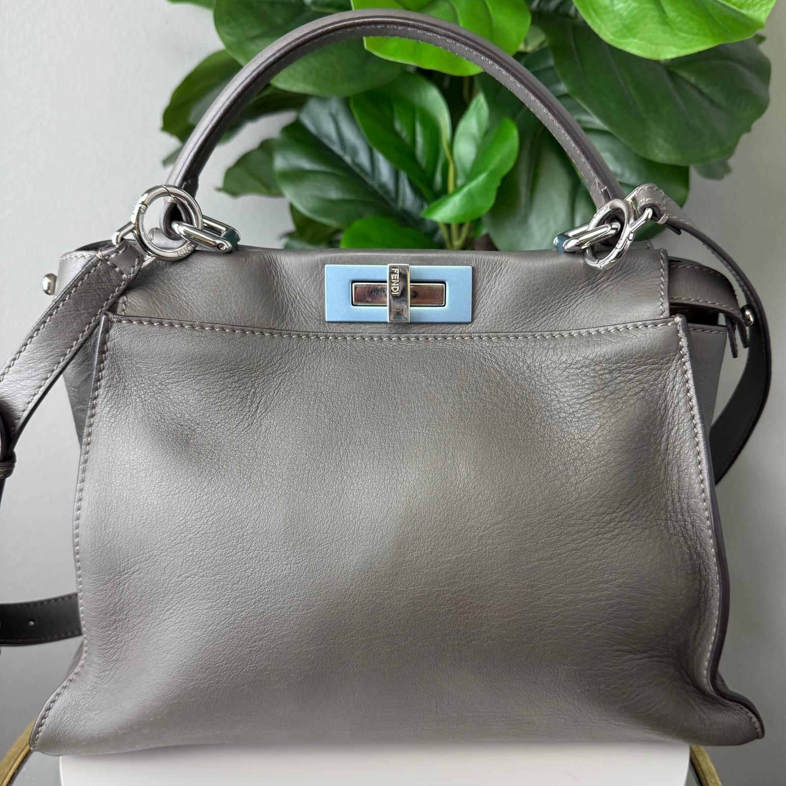 💎Authentic FENDI Vitello Seta Shiny Nappa Medium Peekaboo Icon Shoulder Bag