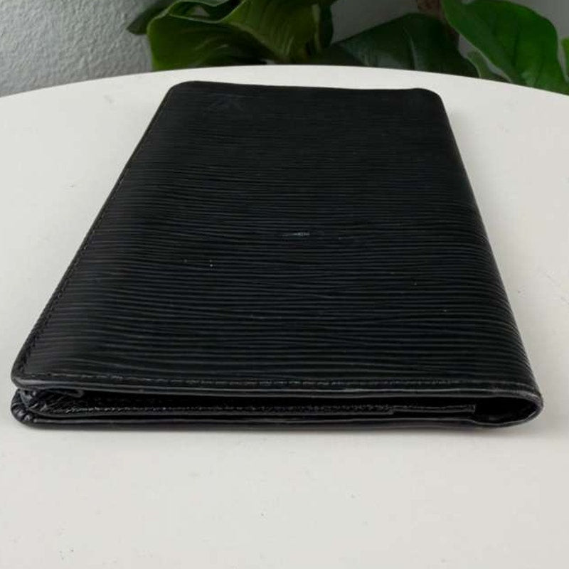 Authentic  Louis Vuitton Epi Long Wallet