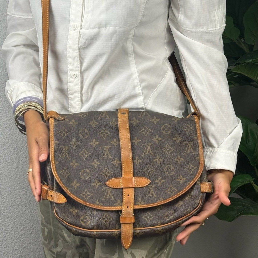 Louis Vuitton Saumur 30 Monogram Brown Crossbody Bag Authentic Pre Owned