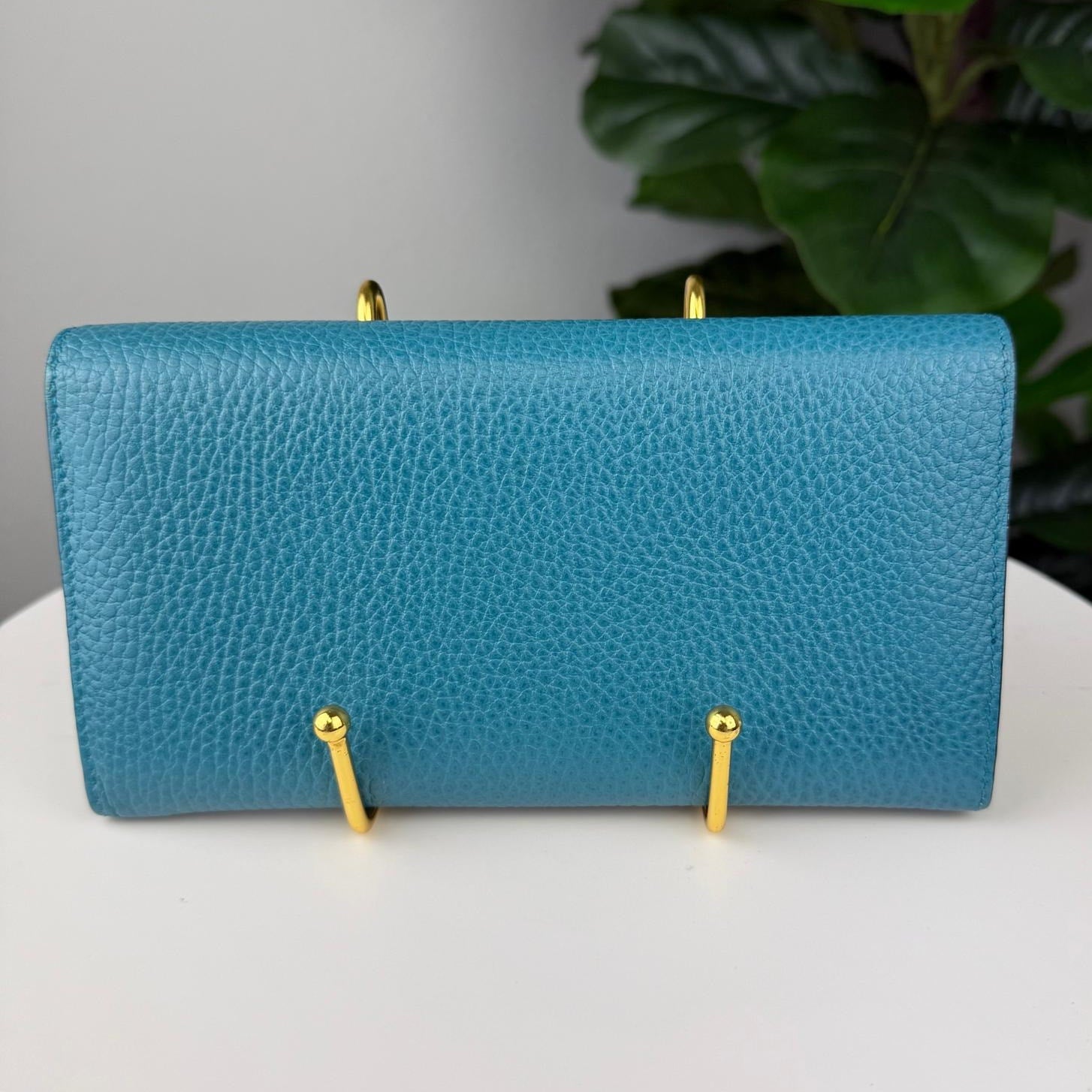 💎Authentic Louis Vuitton LV Vertical Compact Wallet Capucines in Taurillon leather.
