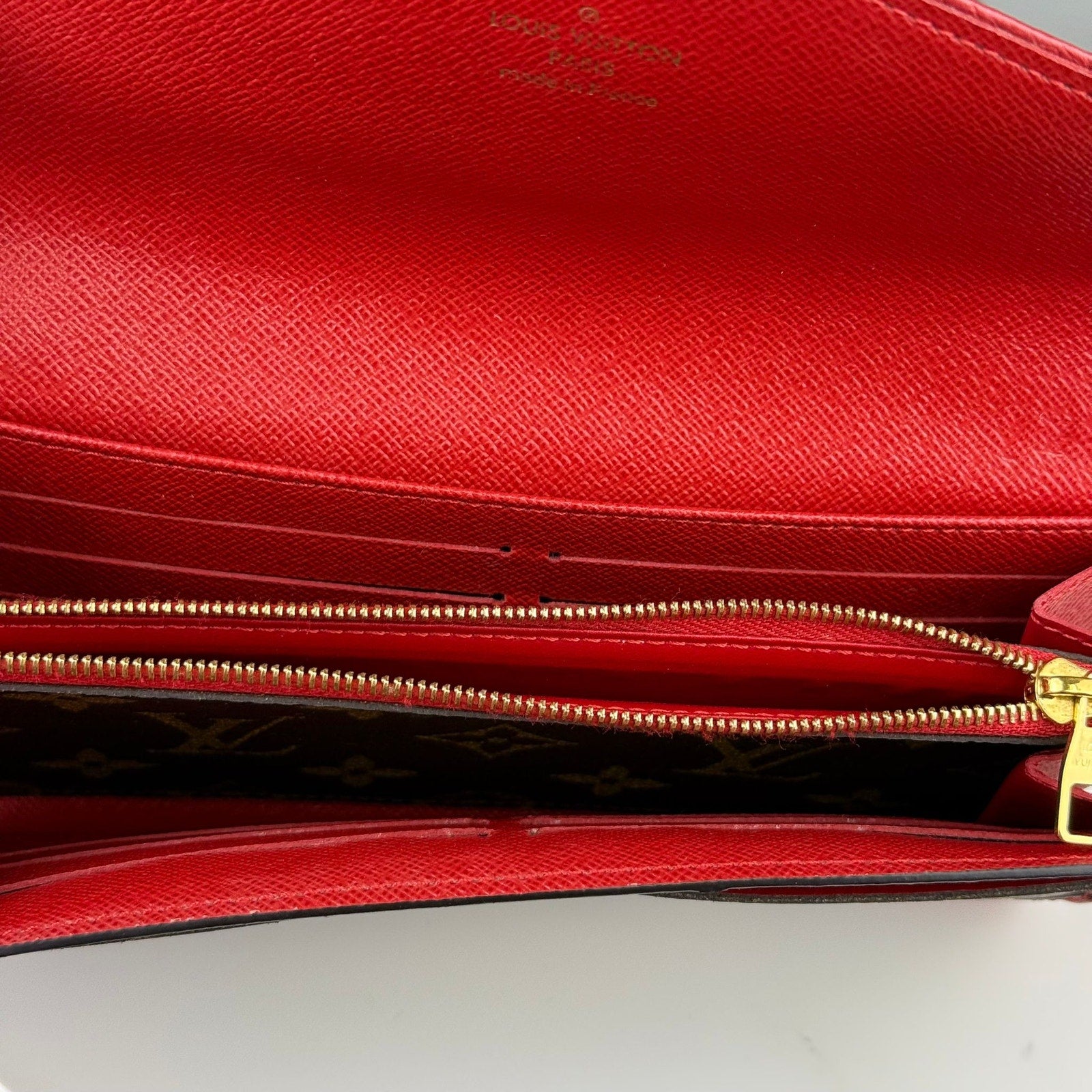 Authentic Louis Vuitton Monogram Sarah Retiro Wallet