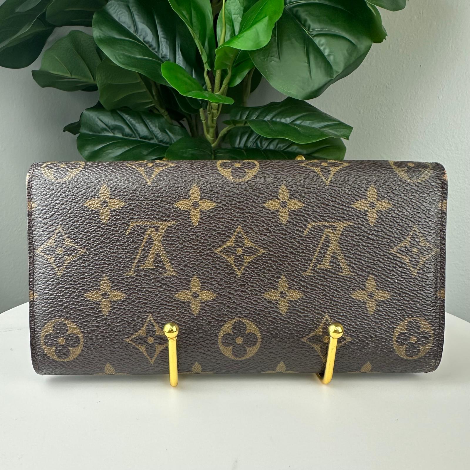 💎✨Authentic  Louis Vuitton Sarah Wallet
