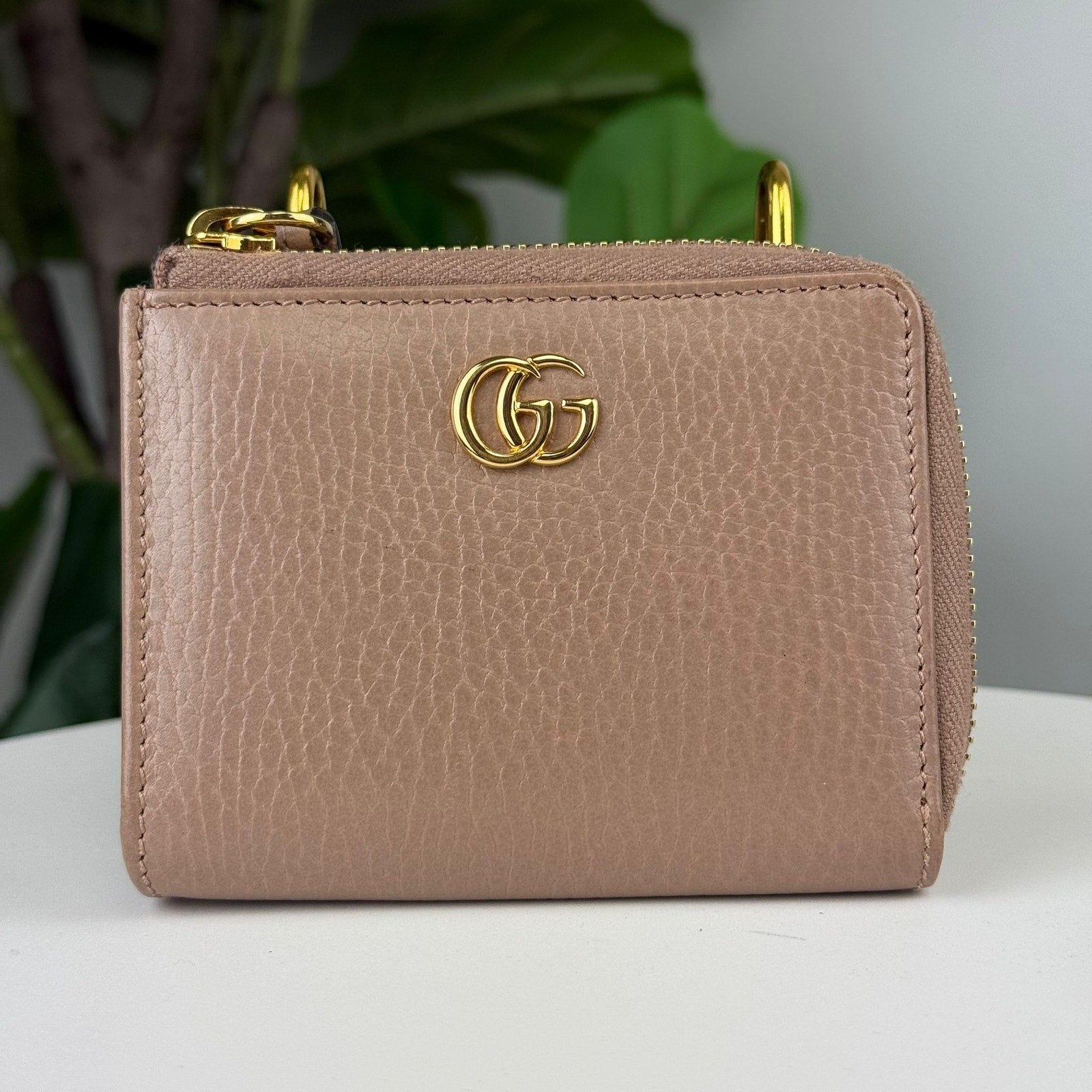Authentic Gucci GG marmont L-Shaped Zip Wallet Beige