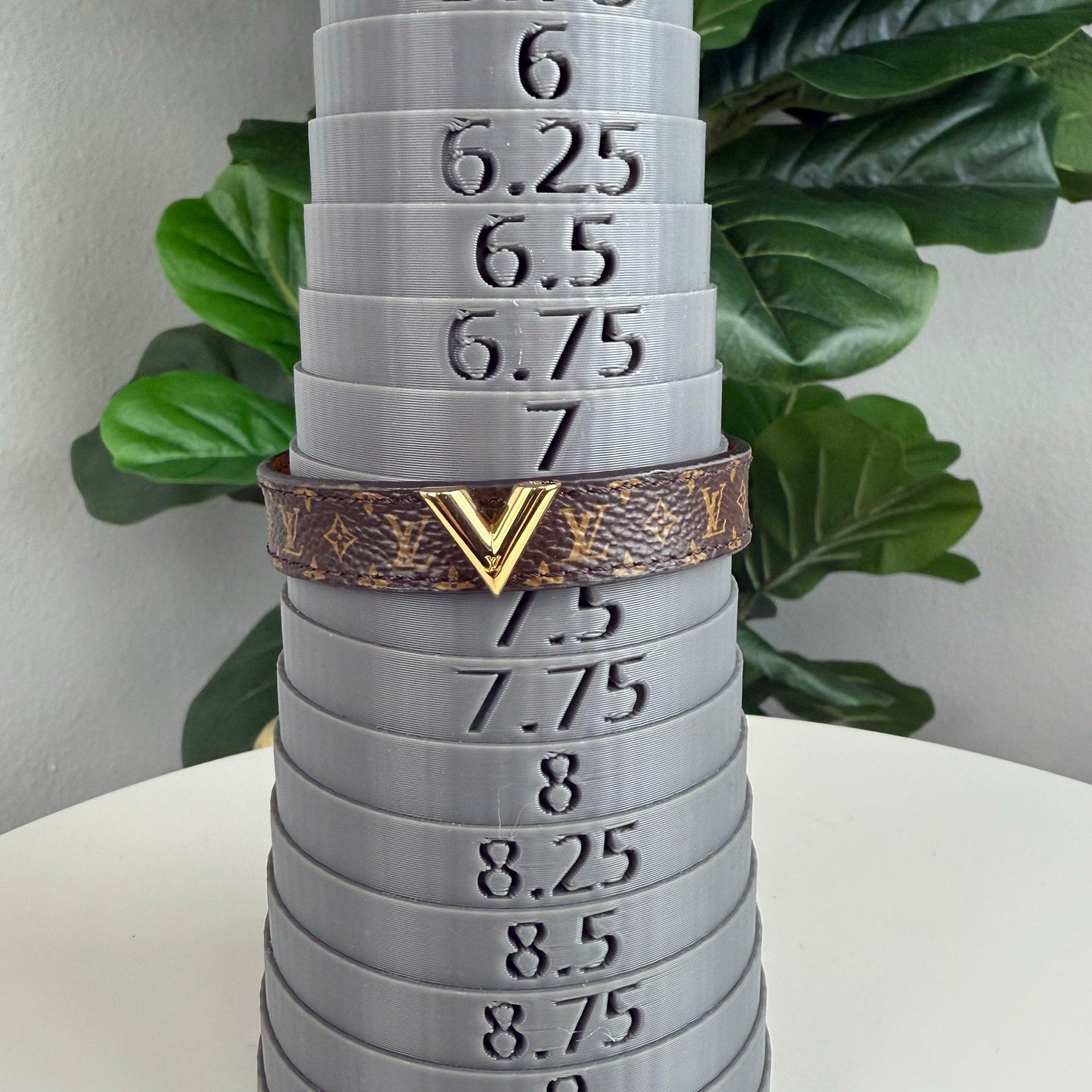 Authentic Louis Vuitton Essential V Bracelet Monogram 7.25"
